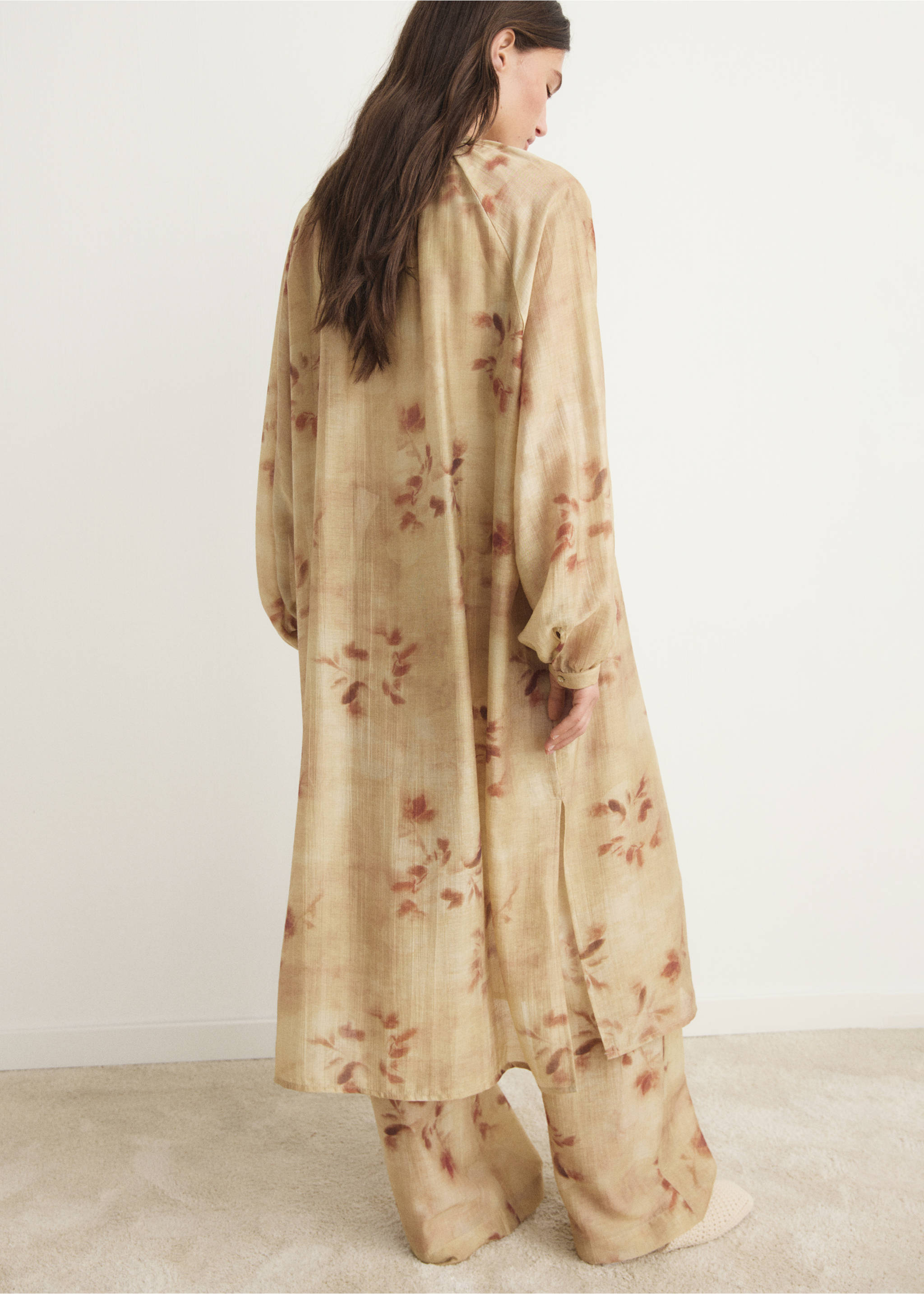 Leaf-print caftan - Reverse of the article, Sand. Ref: 17074103-00.