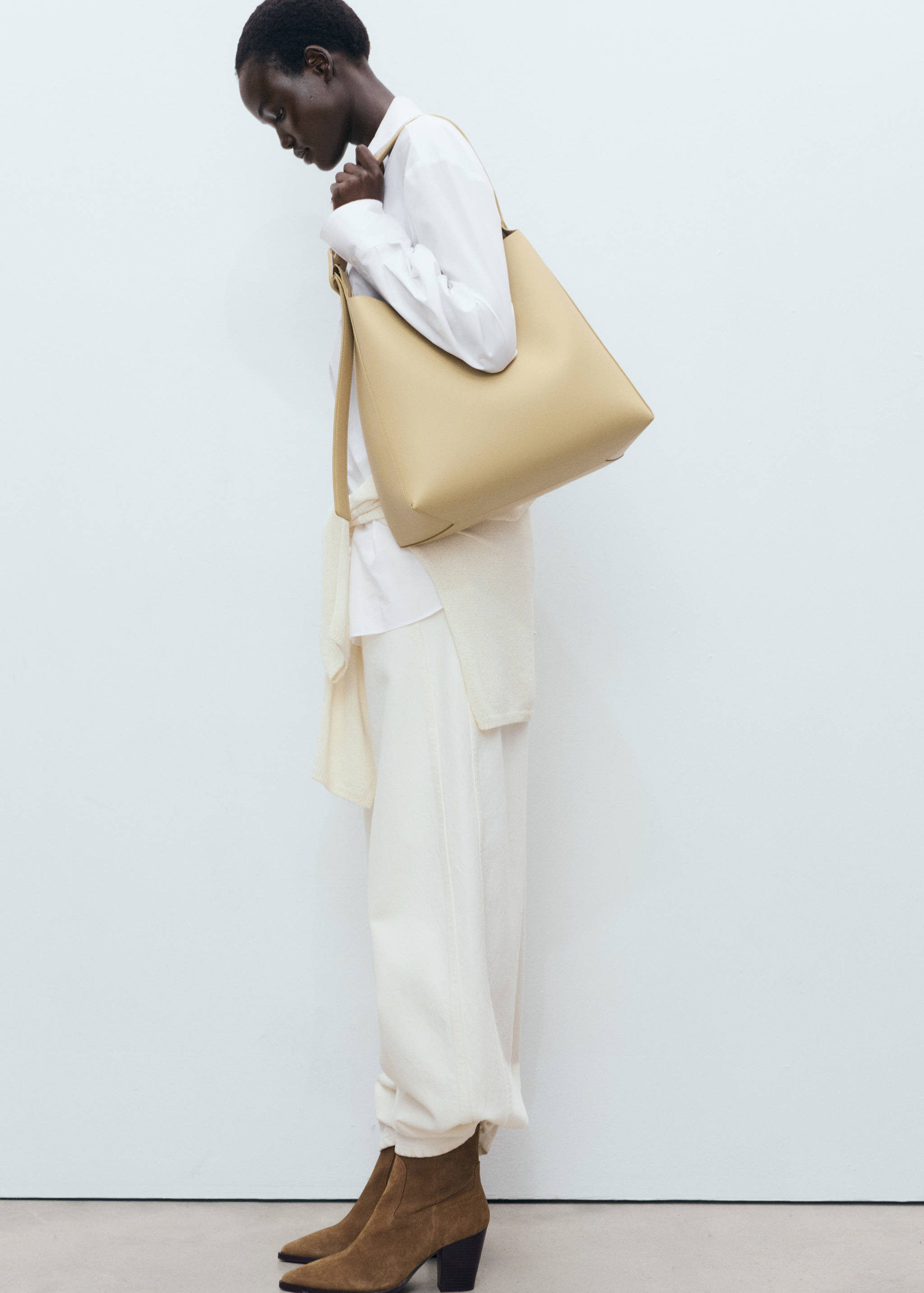 Botine din piele întoarsă cu vârf și toc bloc - Detaliu al articolului 9