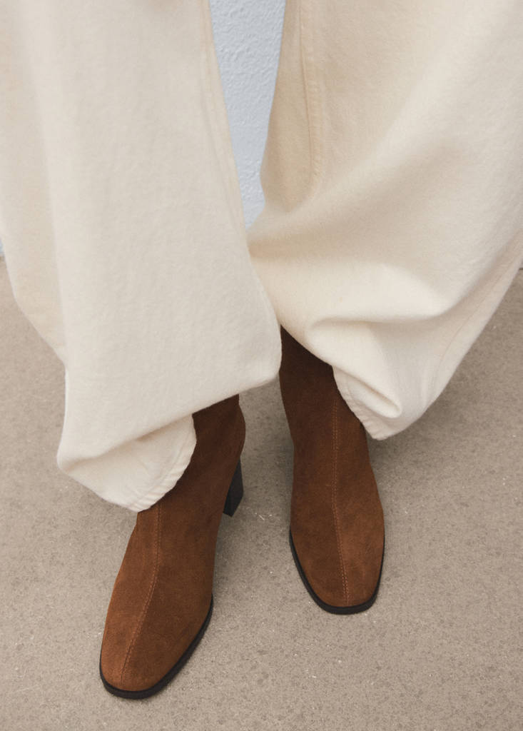 Suede block-heel boots — Tobacco Brown