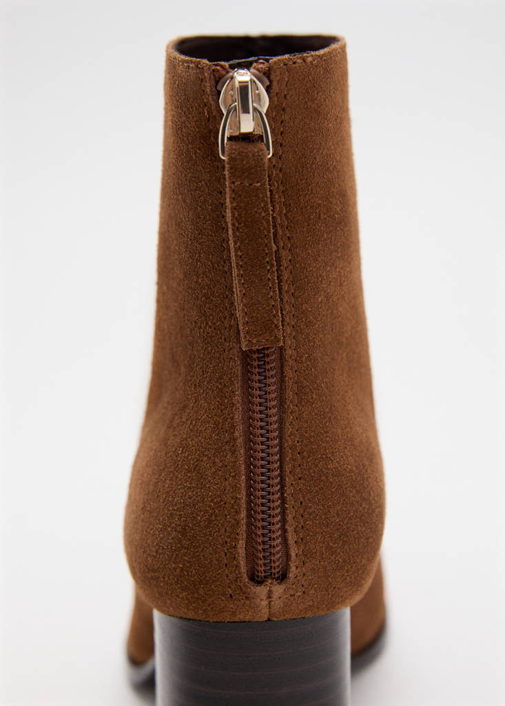 Suede block-heel boots — Tobacco Brown