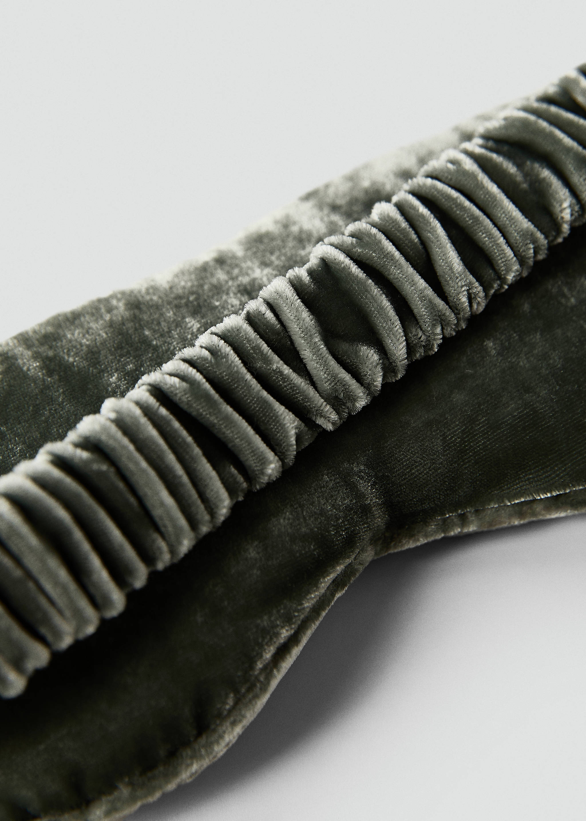 Silk velvet mask - Details of the article 1