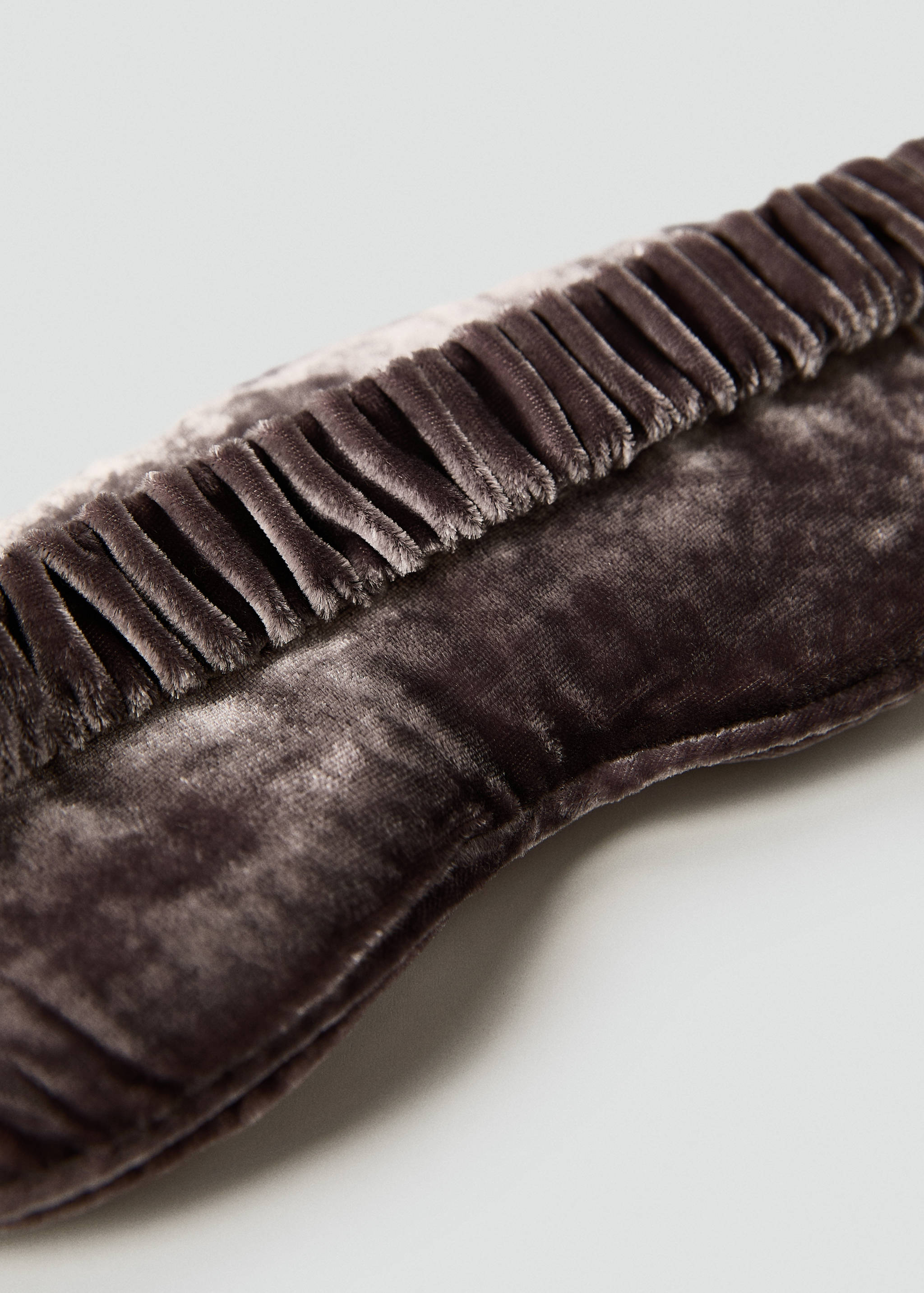 Silk velvet mask - Details of the article 1