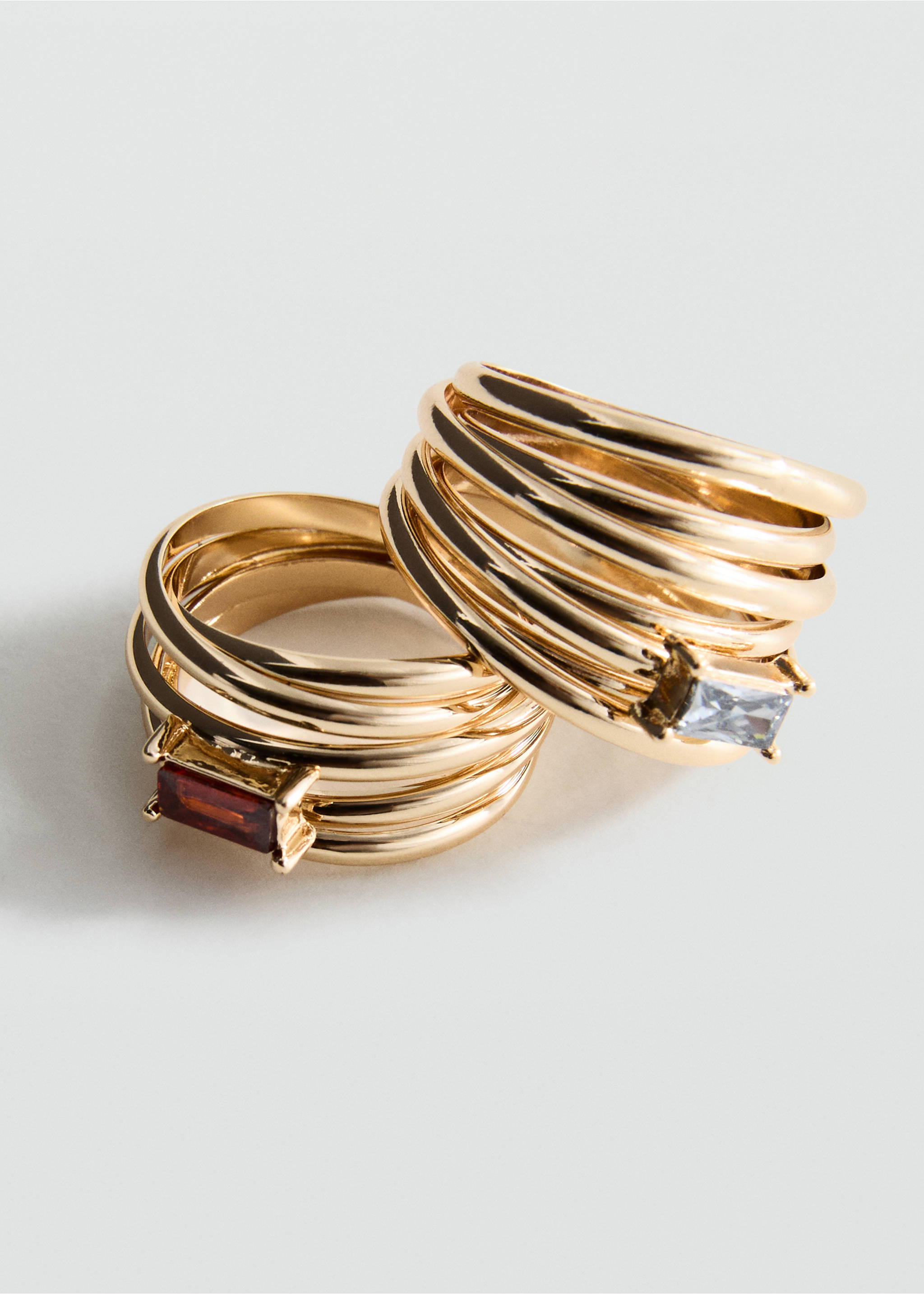 Lot 2 bagues combinées - Plan moyen, Or. Ref: 17074121-00.