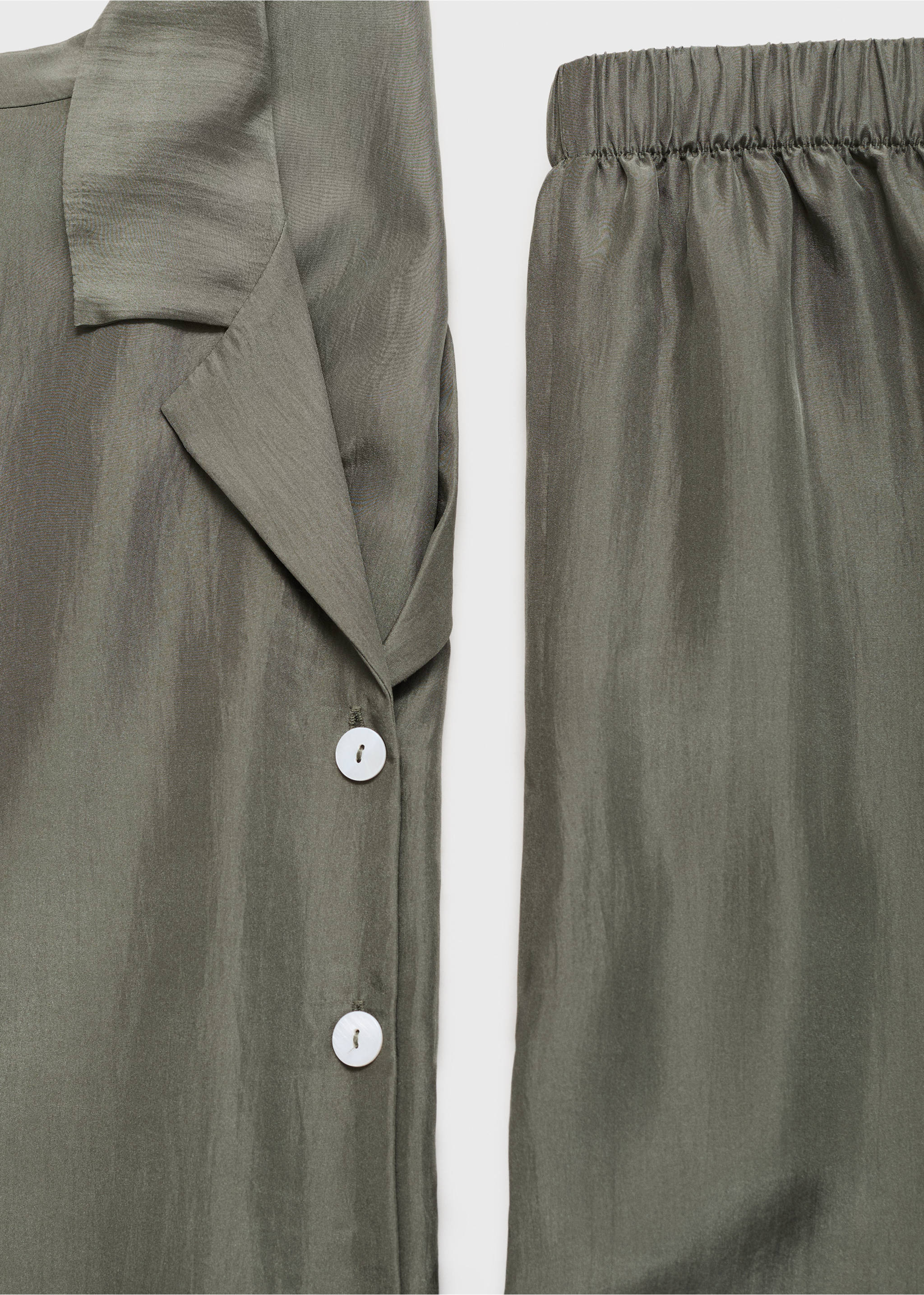 Long silk trousers - Details of the article 8, Forest Green. Ref: 17074126-00.