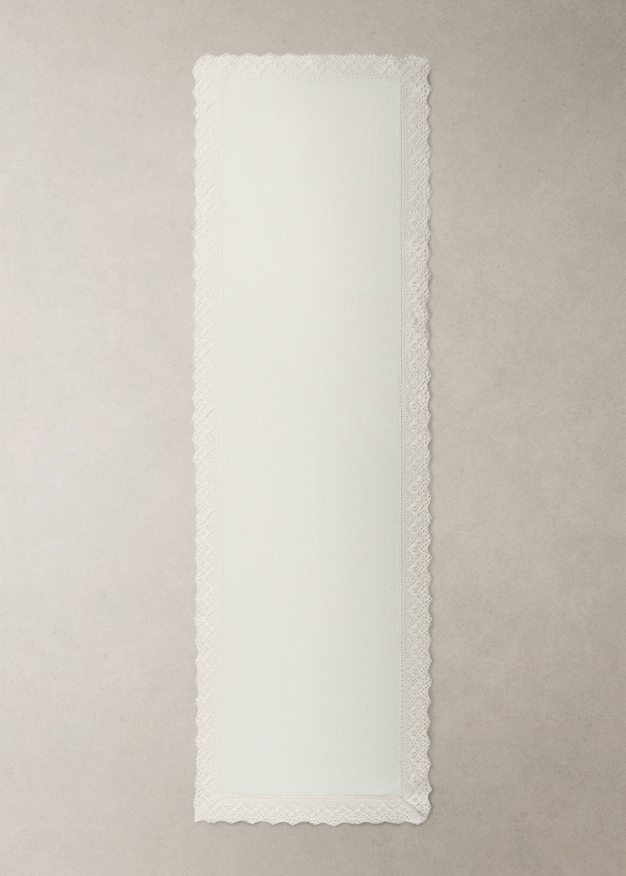 Bieżnik stołowy z lnianego żakardu w kwiaty z koronkową tasiemką - Szczegóły artykułu 6