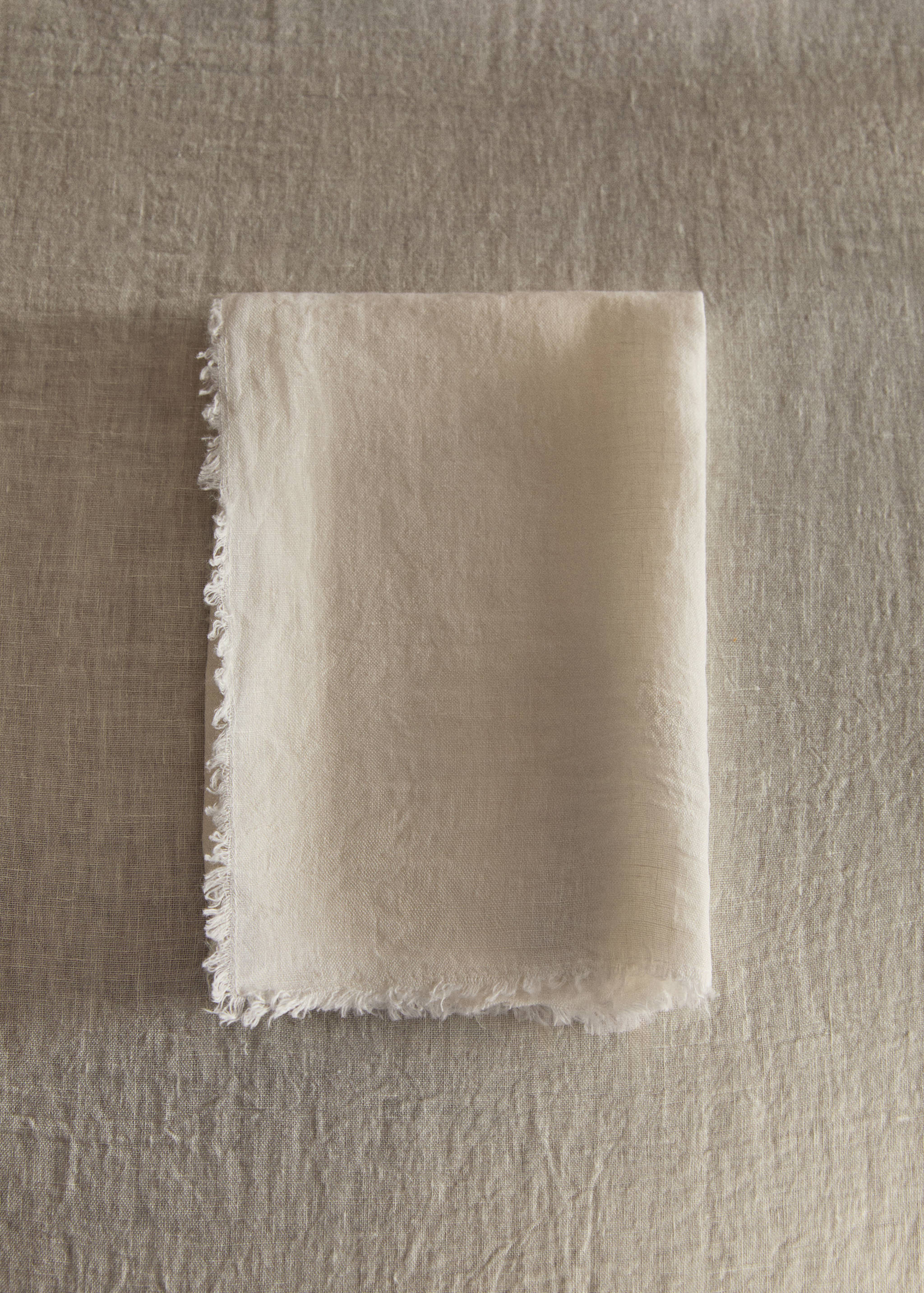Leinenservietten mit ausgefranstem Randabschluss - Allgemeine Ansicht
