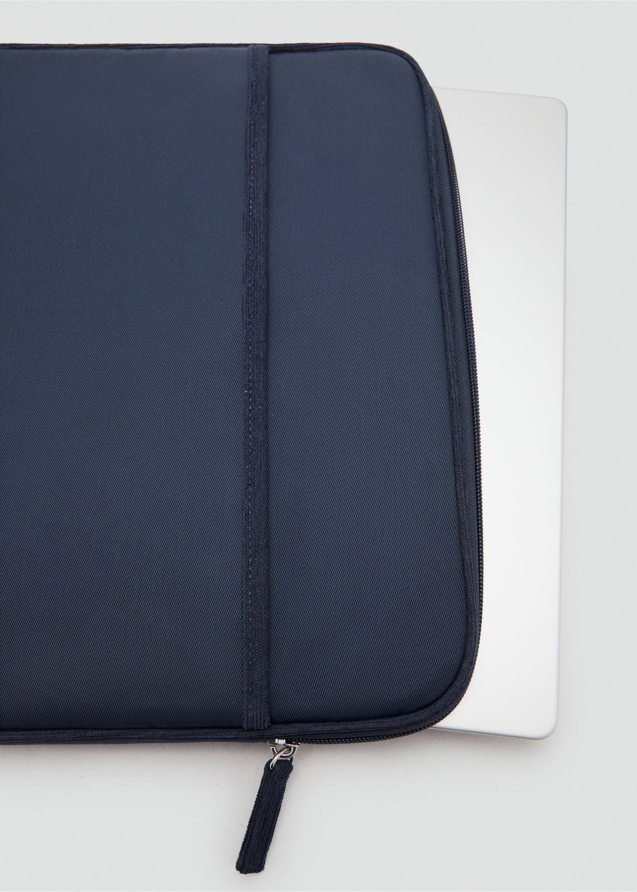 Funda portátil - Detalle del artículo 1, Azul marino. Ref: 17074135-00.