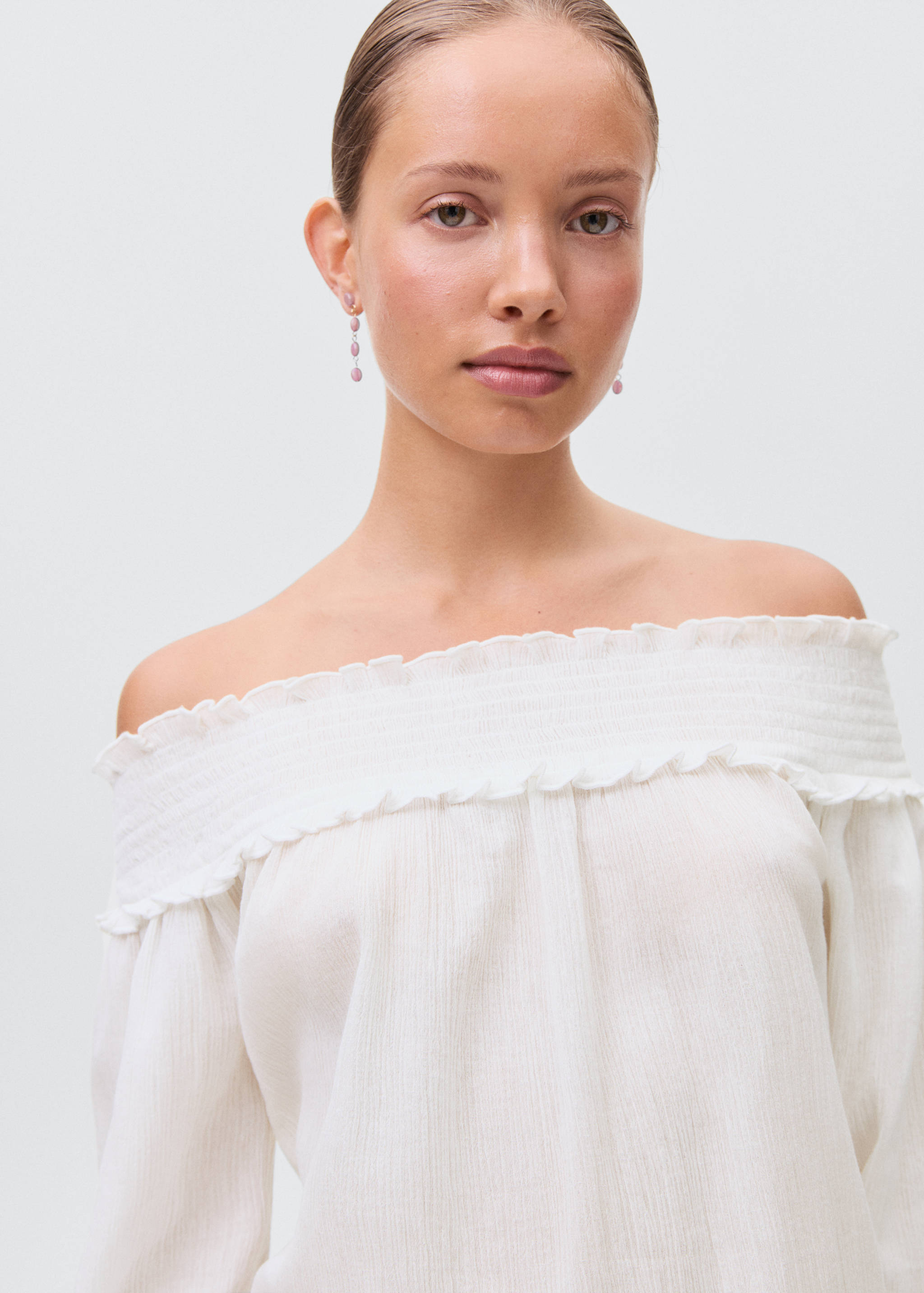 Strapless blouse with ruffled panel - Details of the article 1
