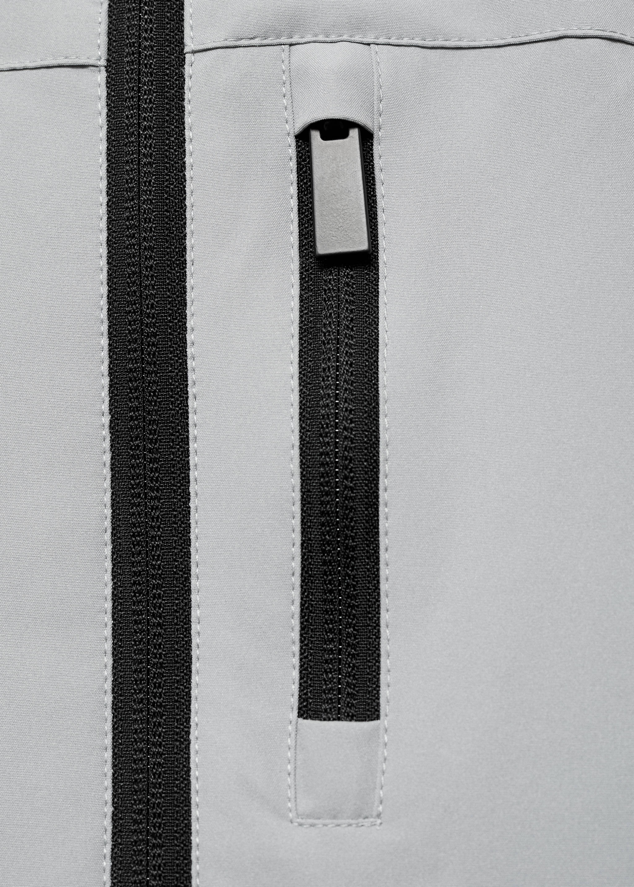 Hooded water-repellent coat - Details of the article 0