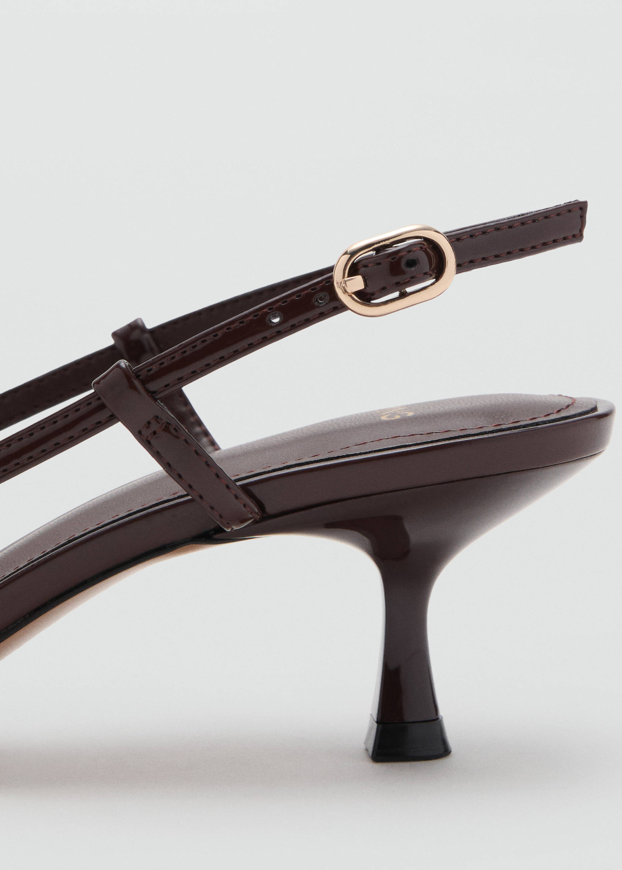 Kitten-heel patent leather shoes - Details of the article 1