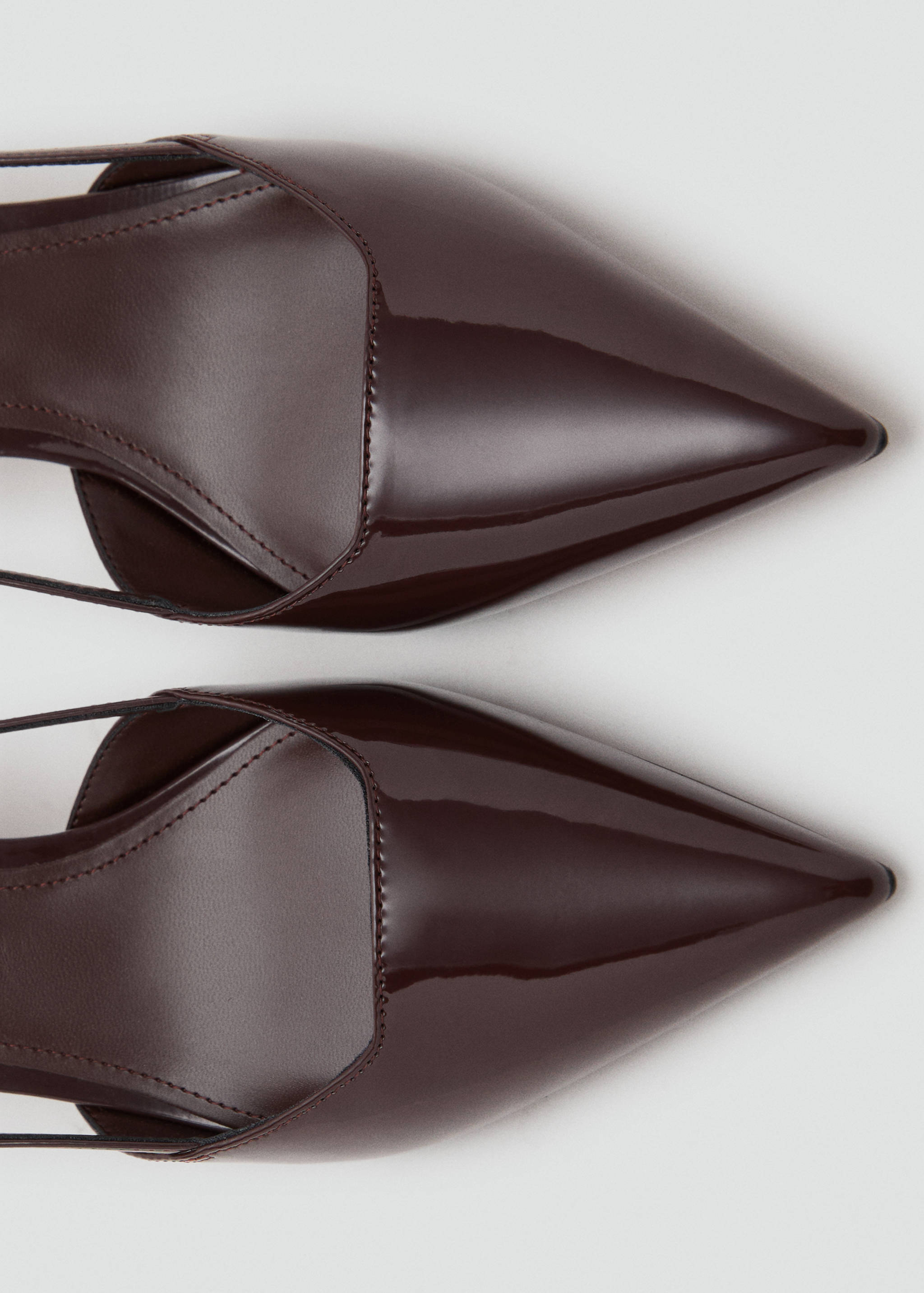 Kitten-heel patent leather shoes - Details of the article 3