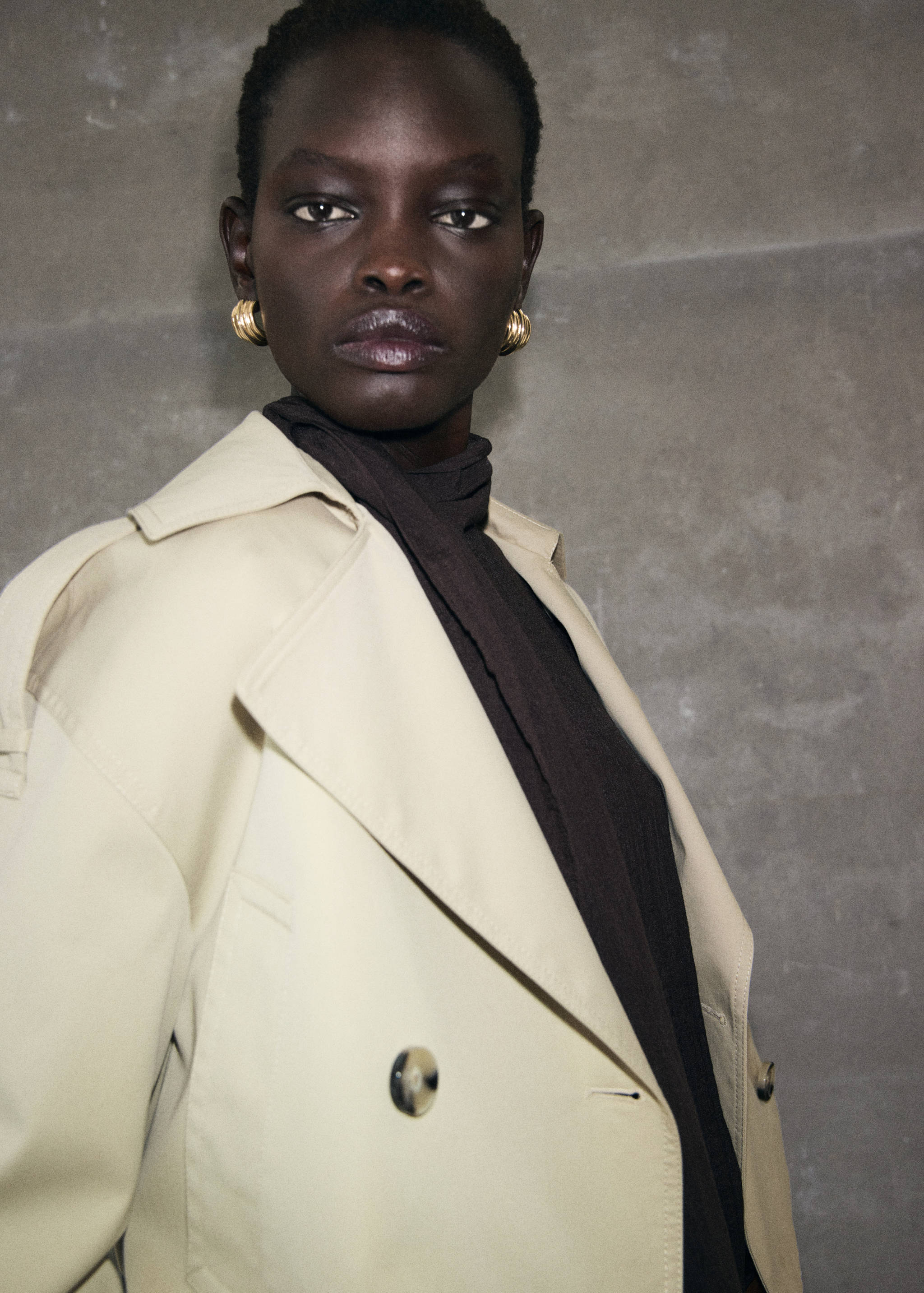 Double-breasted cropped trench coat - Details of the article 1