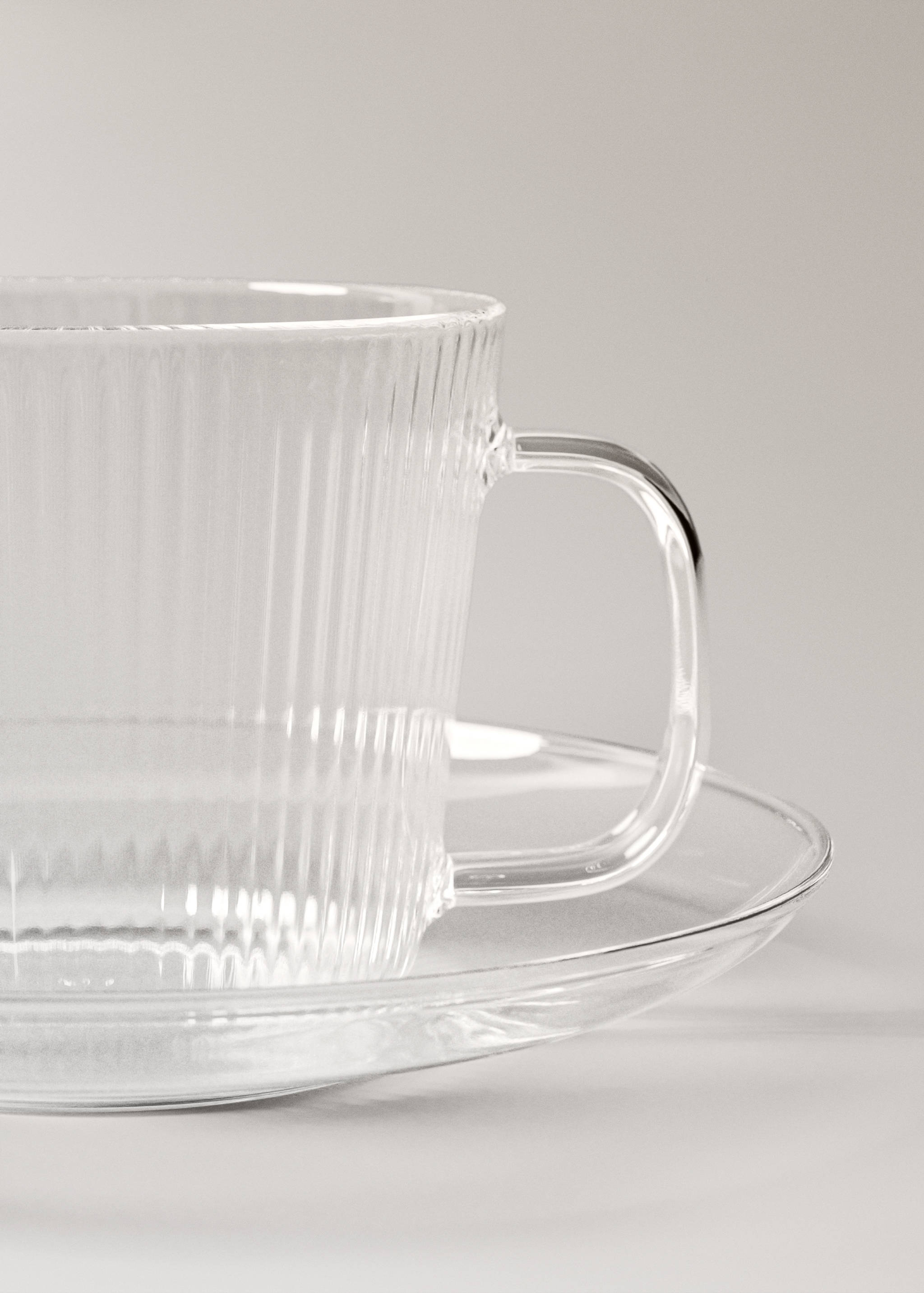 Cappuccinokopp med fat i borosilikatglas med reliefmönster av ränder - Detaljer om artikeln 1