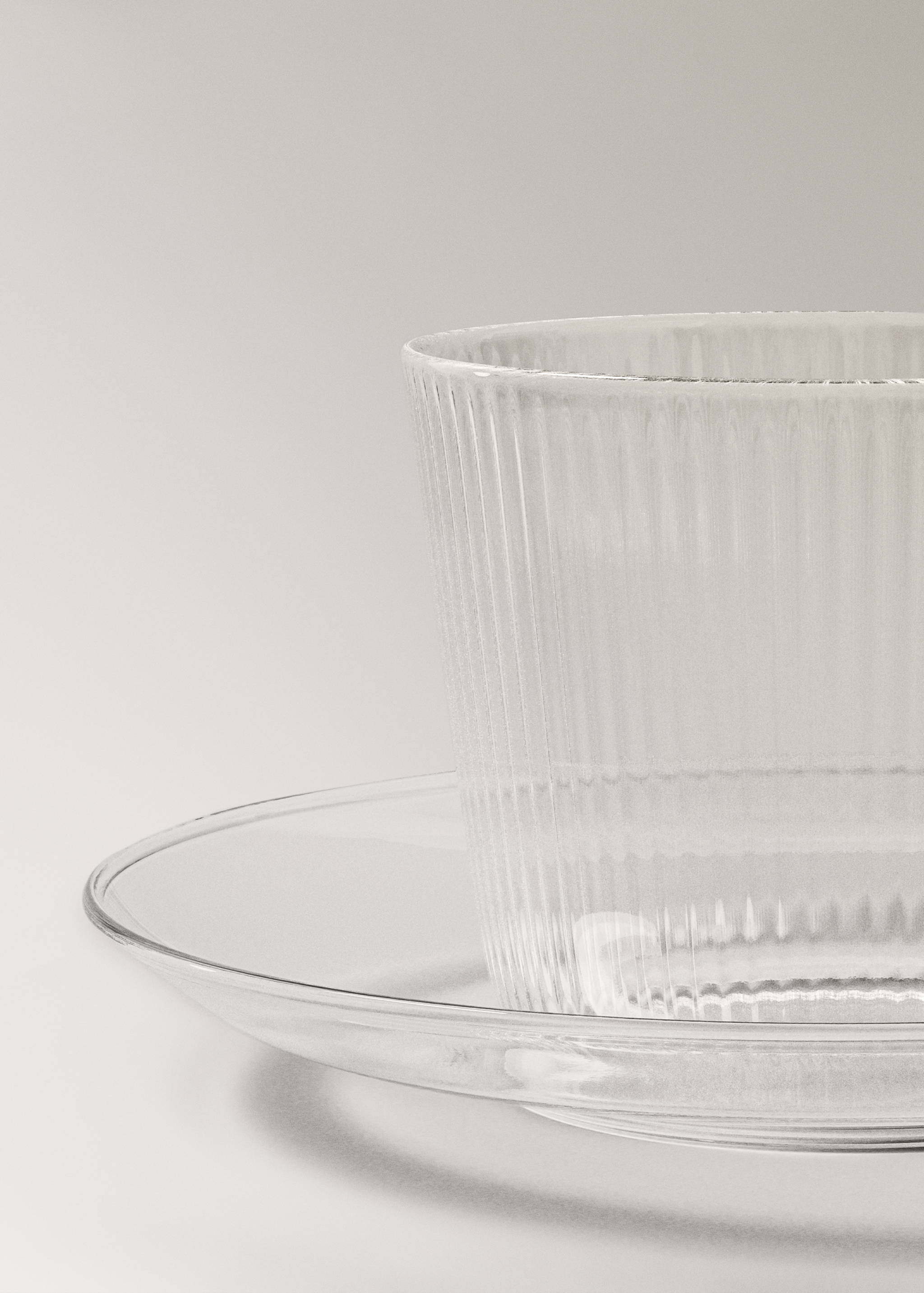 Cappuccinokopp med fat i borosilikatglas med reliefmönster av ränder - Detaljer om artikeln 2