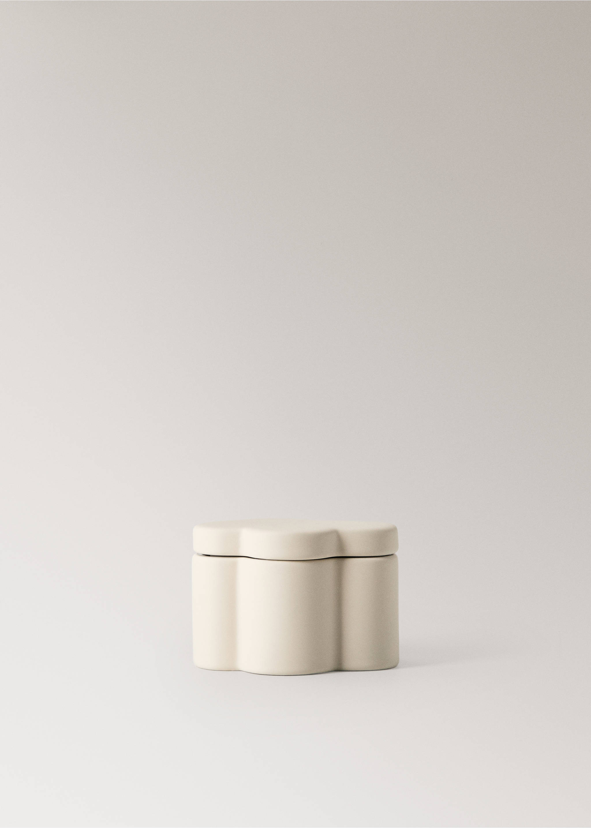 Cloud-shaped stoneware bathroom box - Article without model, Sand. Ref: 17074443-00.