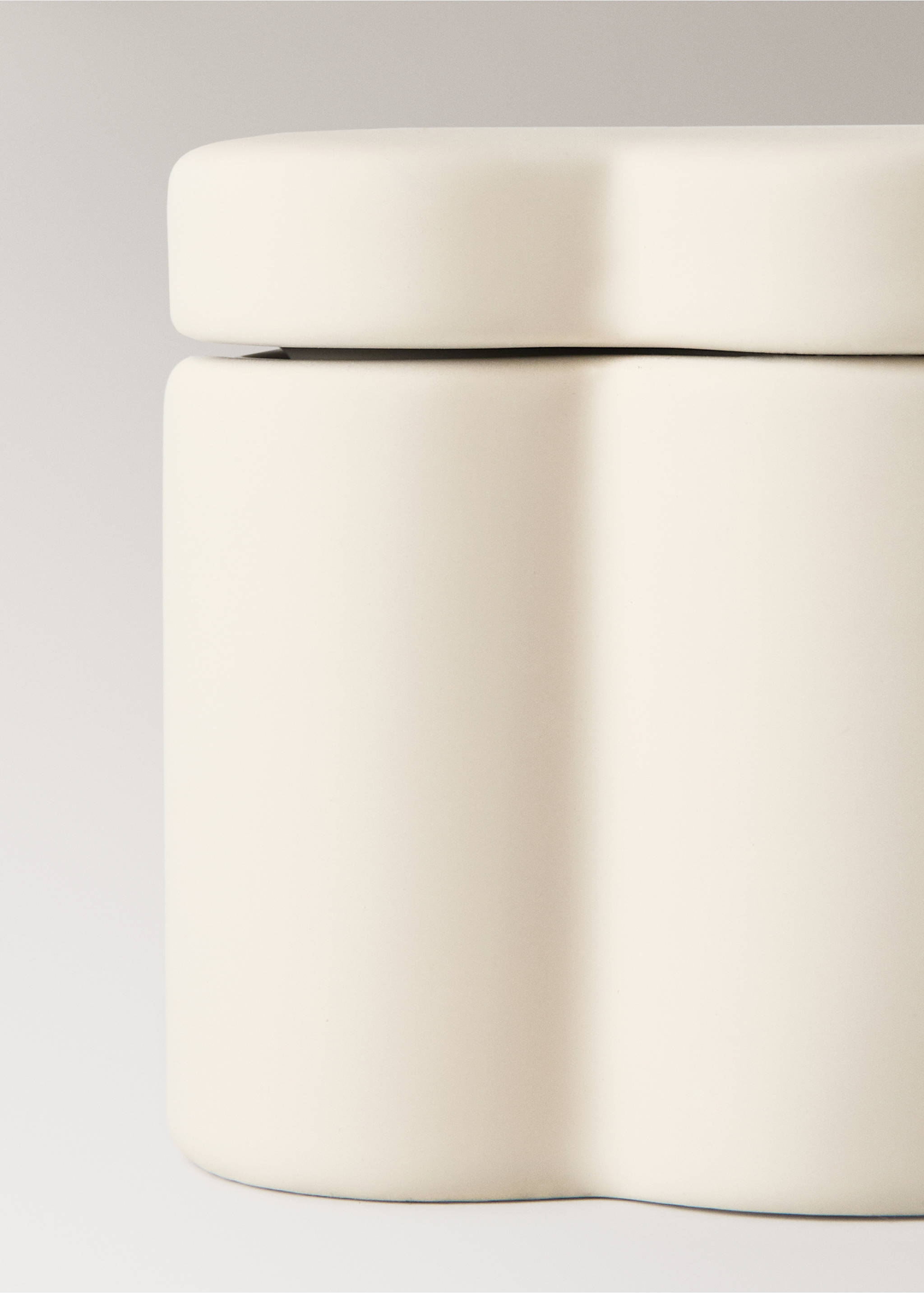 Cloud-shaped stoneware bathroom box - Details of the article 2, Sand. Ref: 17074443-00.