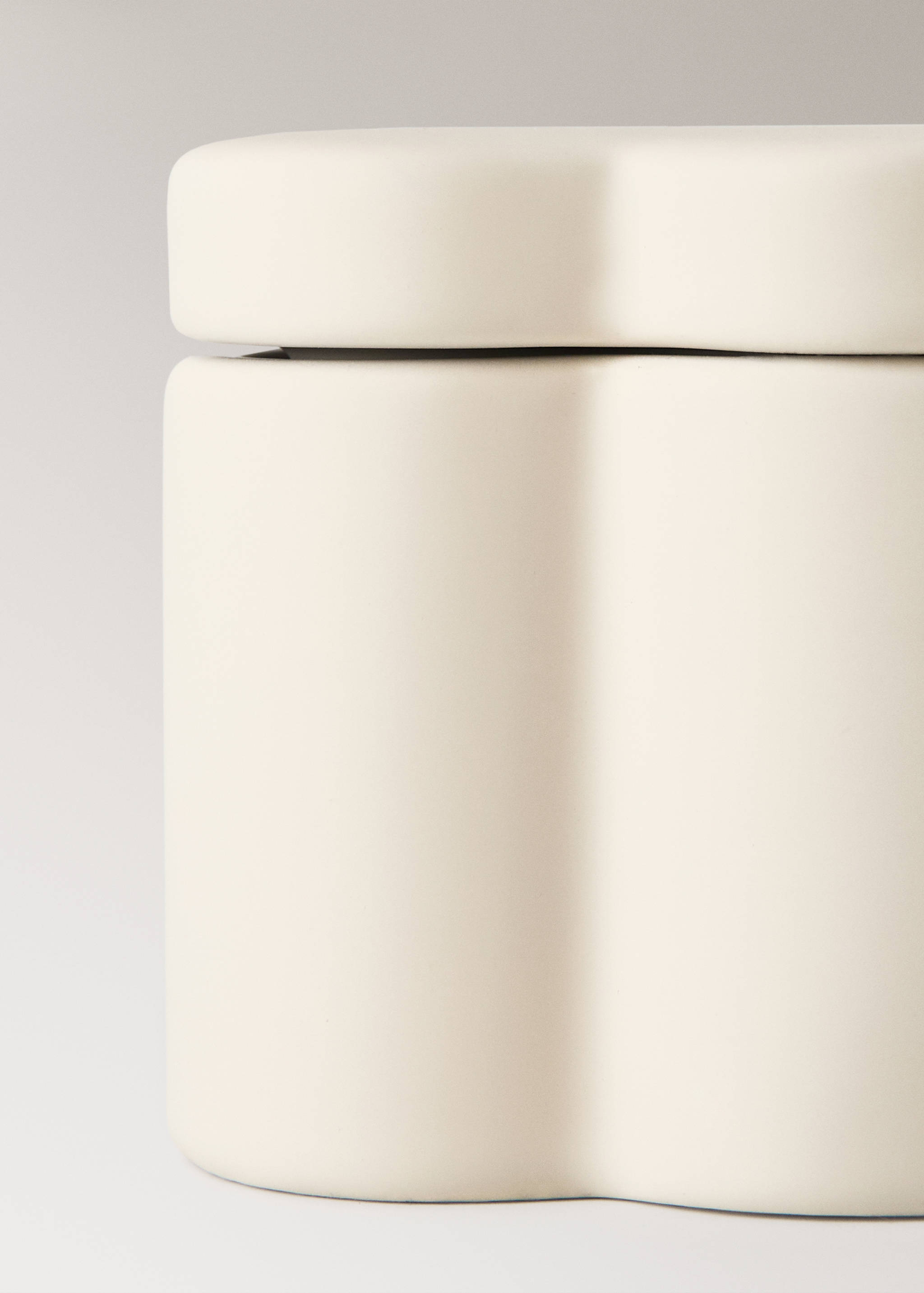 Cloud-shaped stoneware bathroom box - Details of the article 2