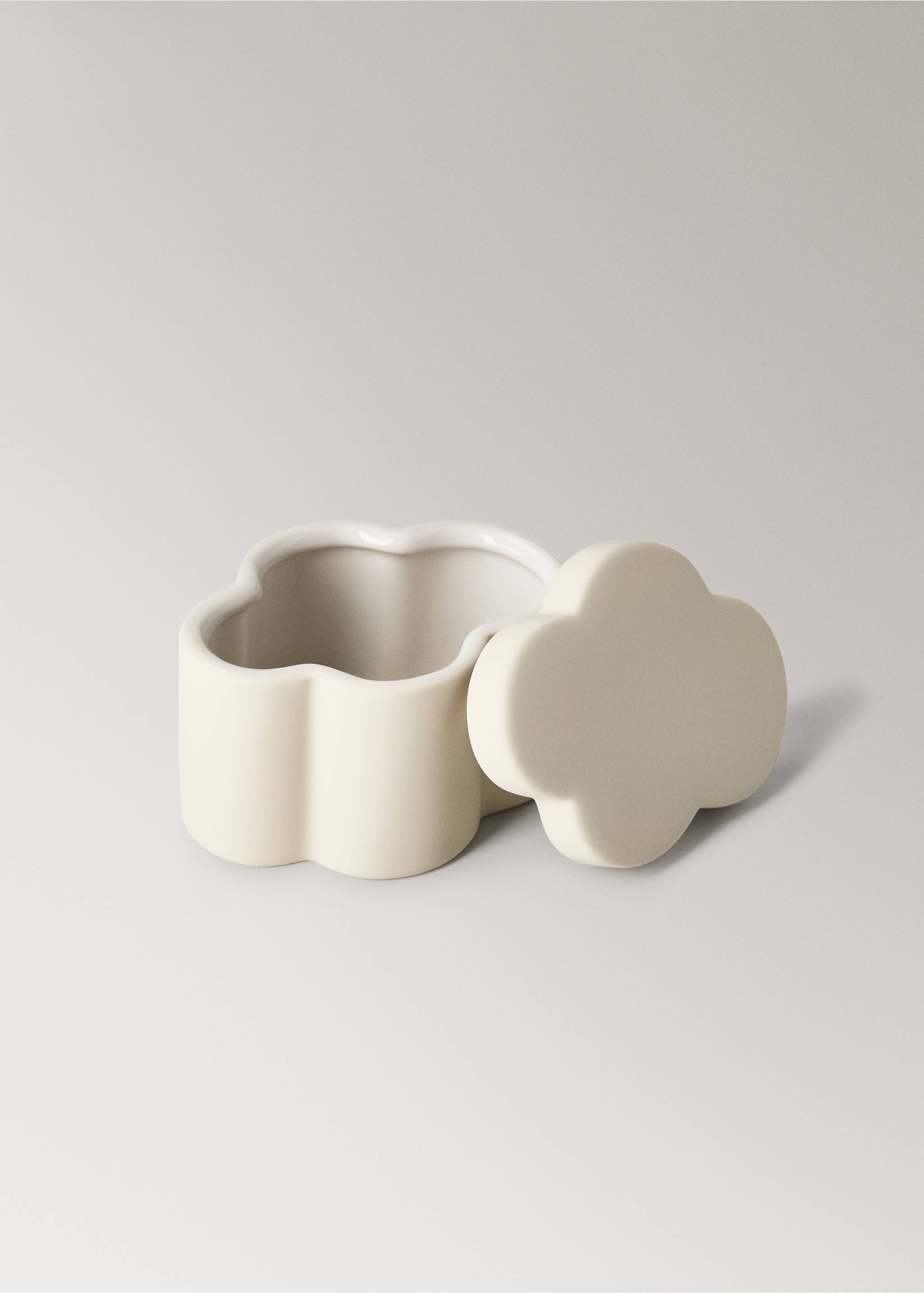 Cloud-shaped stoneware bathroom box - Details of the article 3, Sand. Ref: 17074443-00.