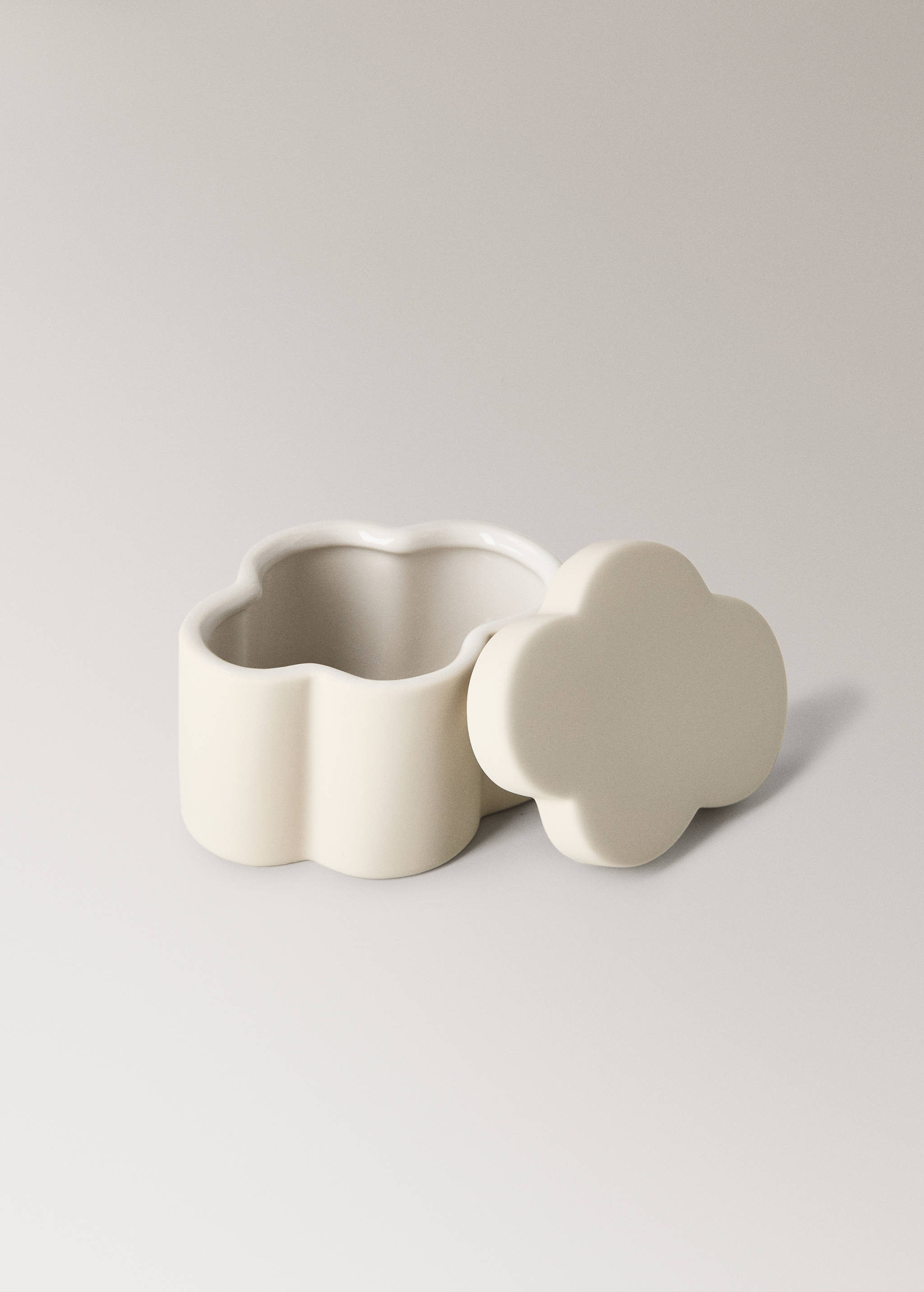 Cloud-shaped stoneware bathroom box - Details of the article 3
