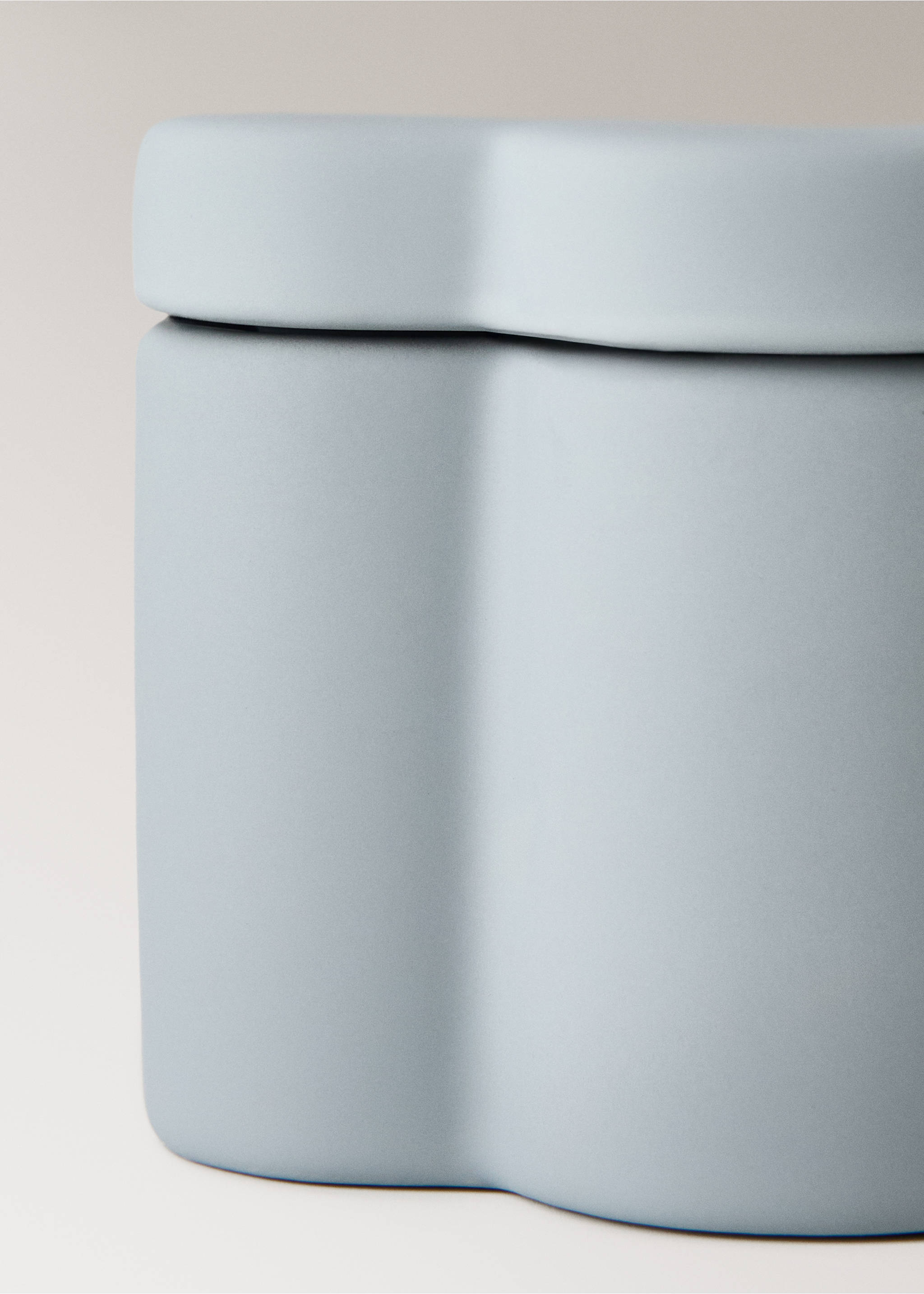 Cloud-shaped stoneware bathroom box - Details of the article 2, Sky Blue. Ref: 17074443-00.