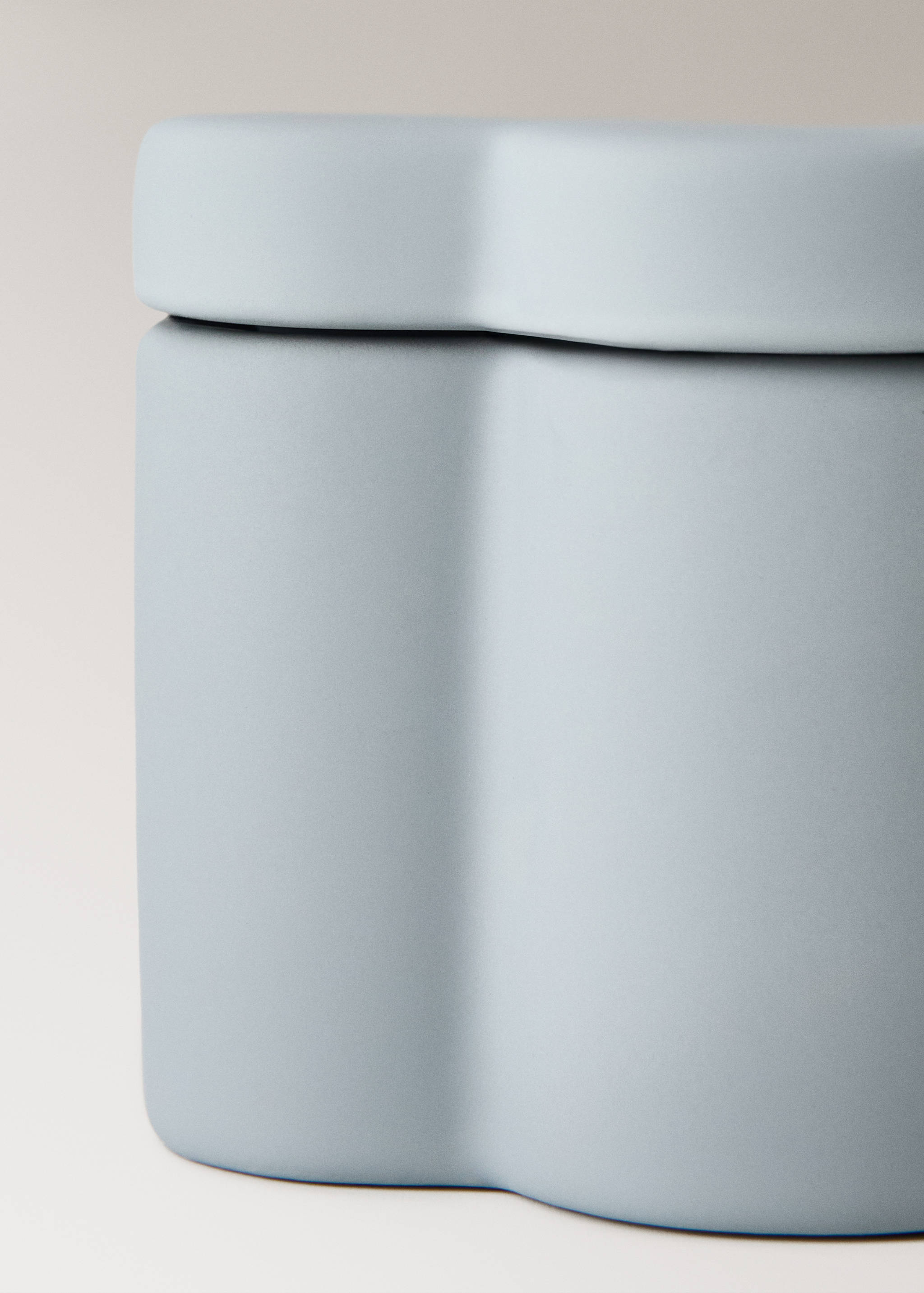 Cloud-shaped stoneware bathroom box - Details of the article 2