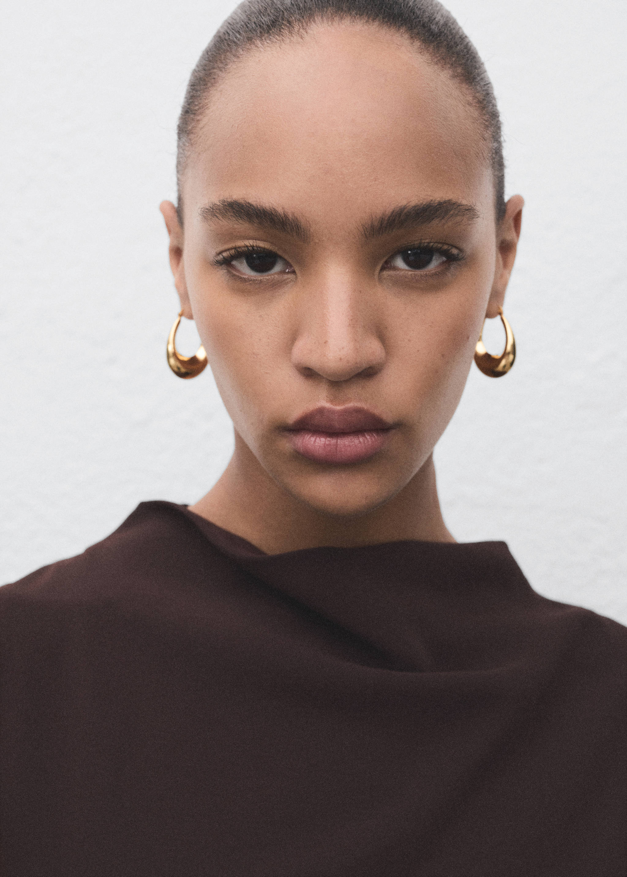 Ruched dress with draped neckline - Details of the article 1