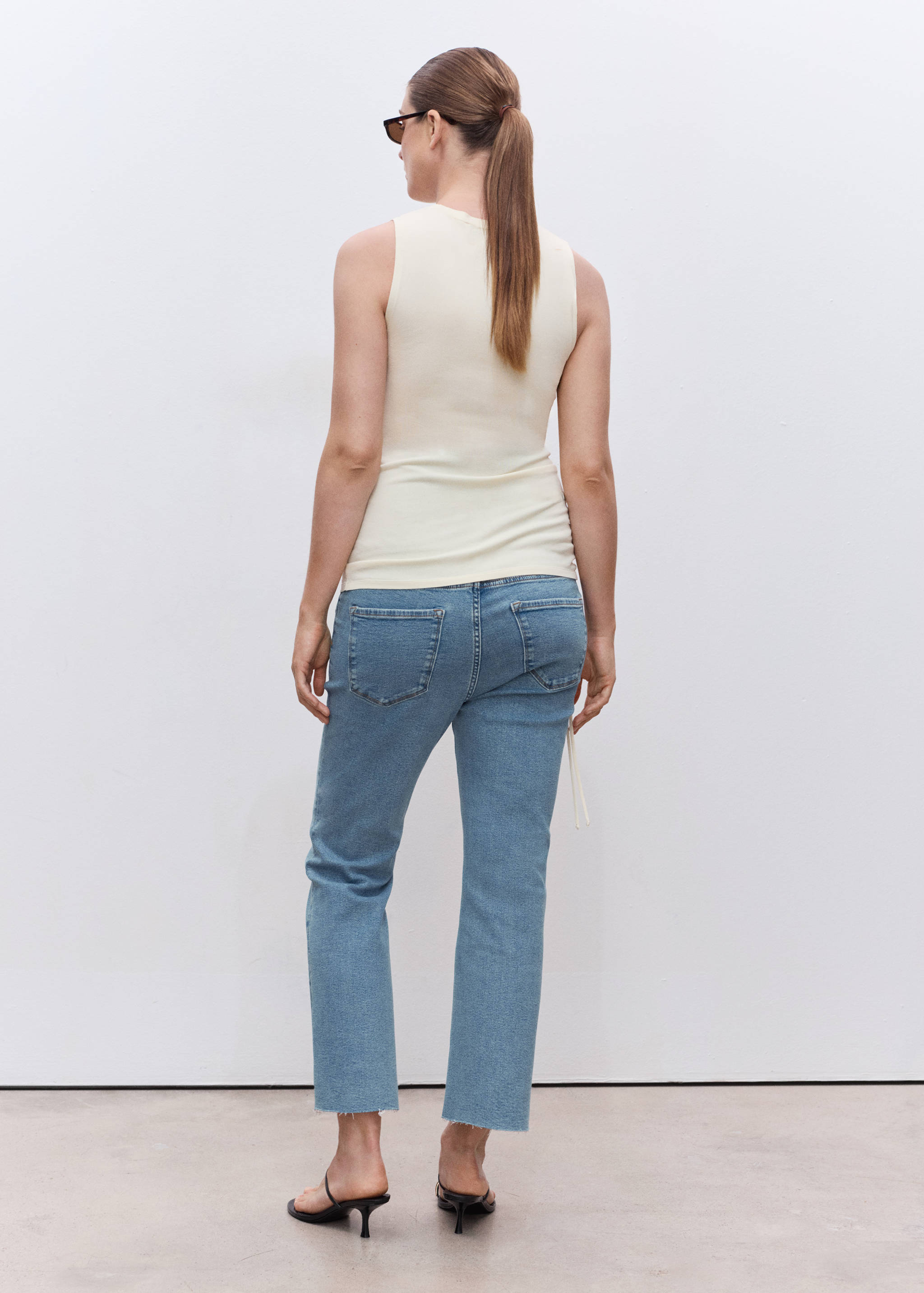 Maternity flared cropped jeans - Reverse of the article