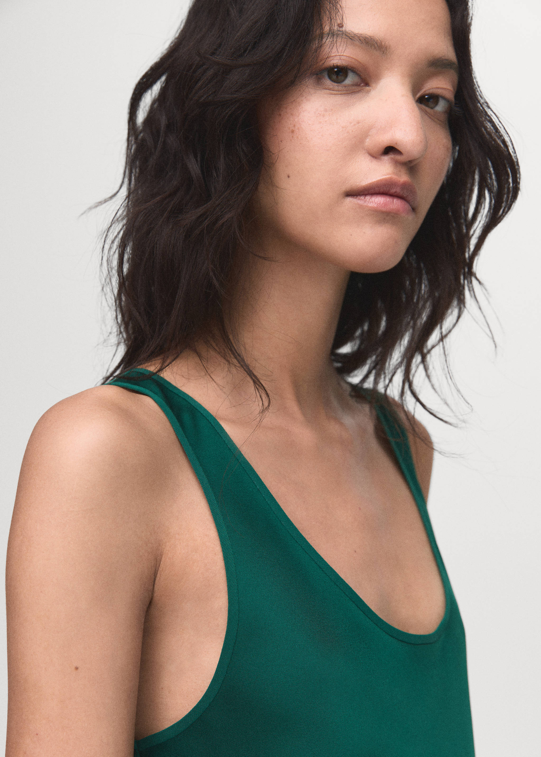 Satin dress with a low-cut neckline - Details of the article 1