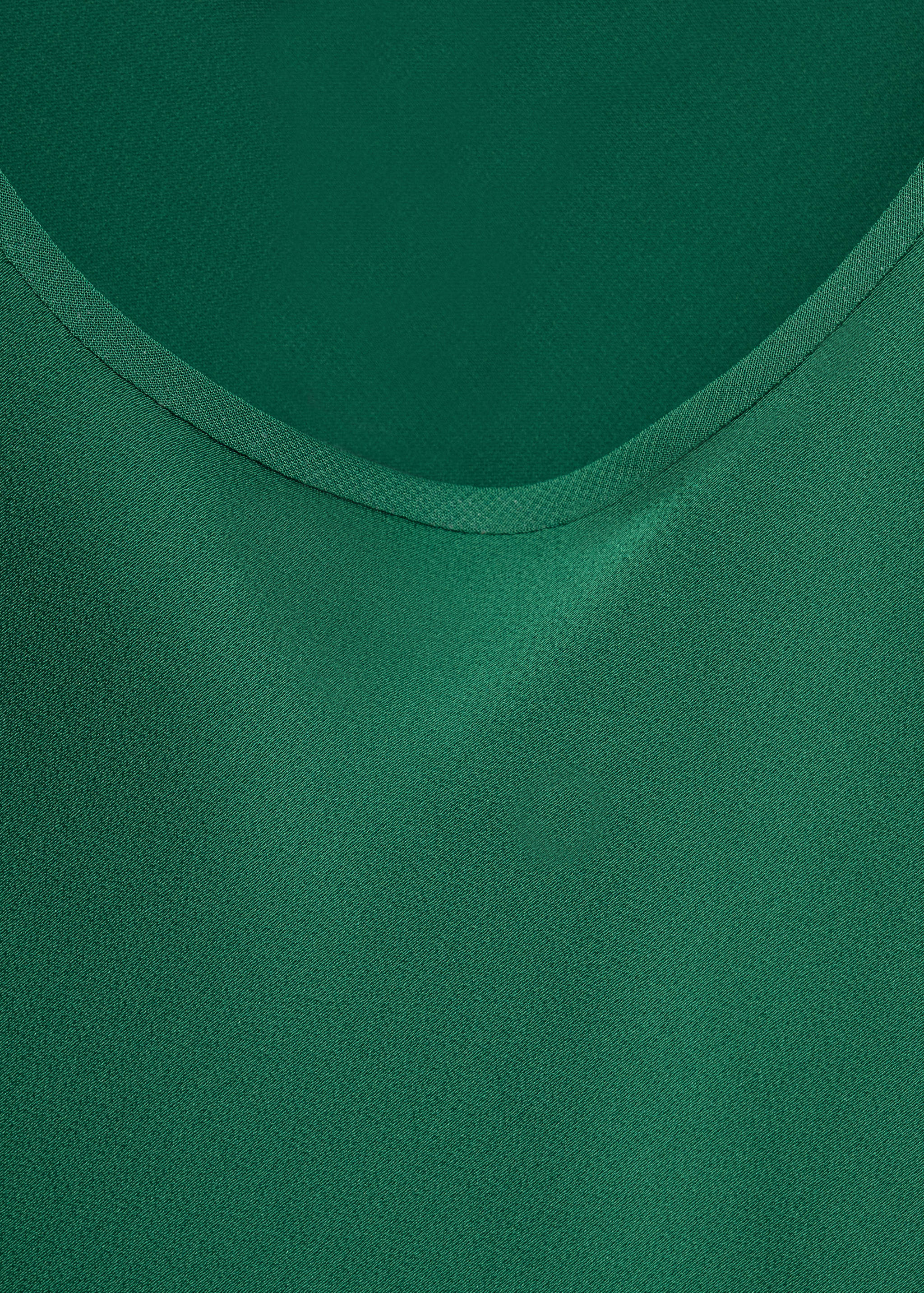 Satin dress with a low-cut neckline - Details of the article 8
