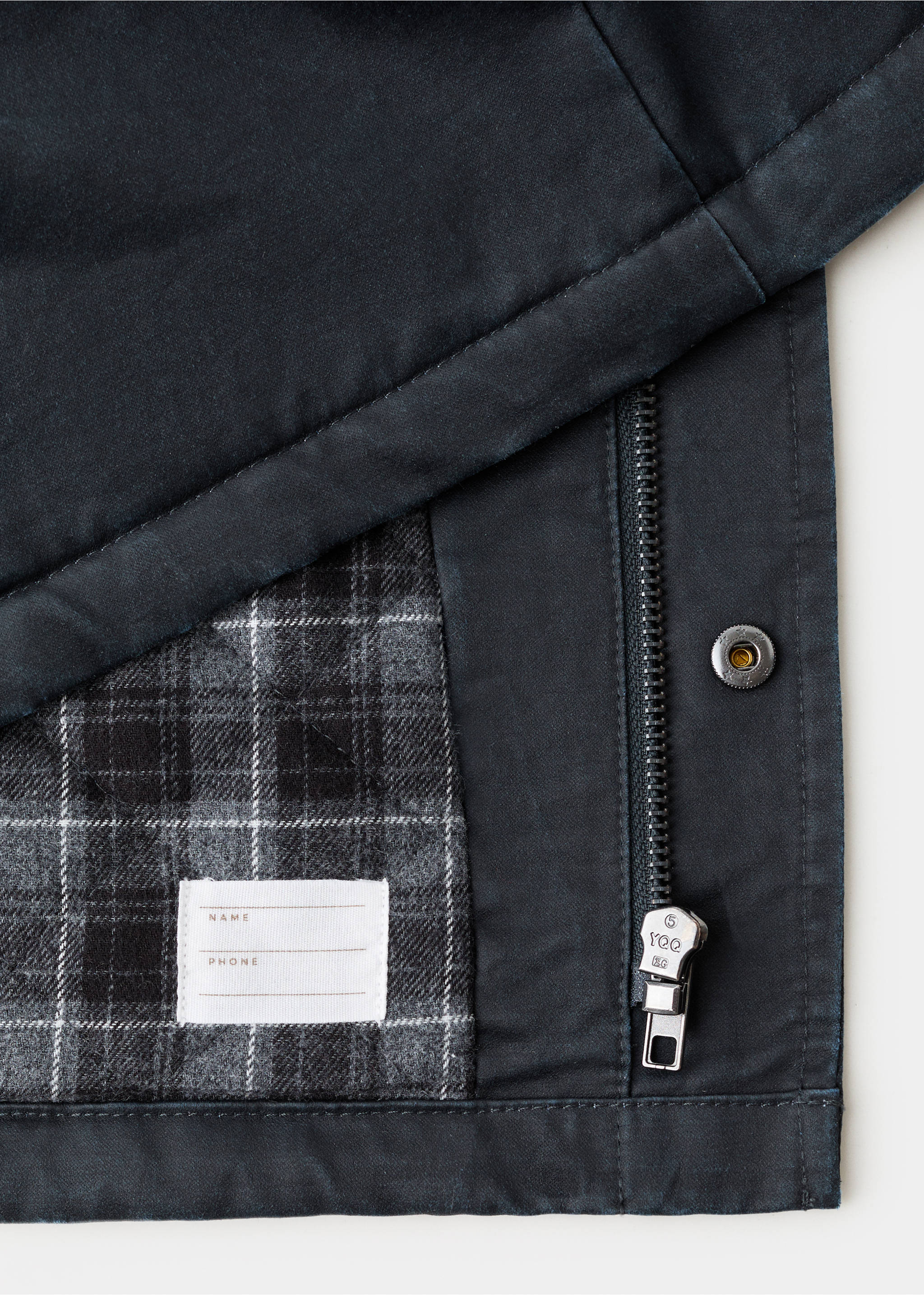 Waxed-effect parka with hood - Details of the article 8, Navy. Ref: 17075141-00.