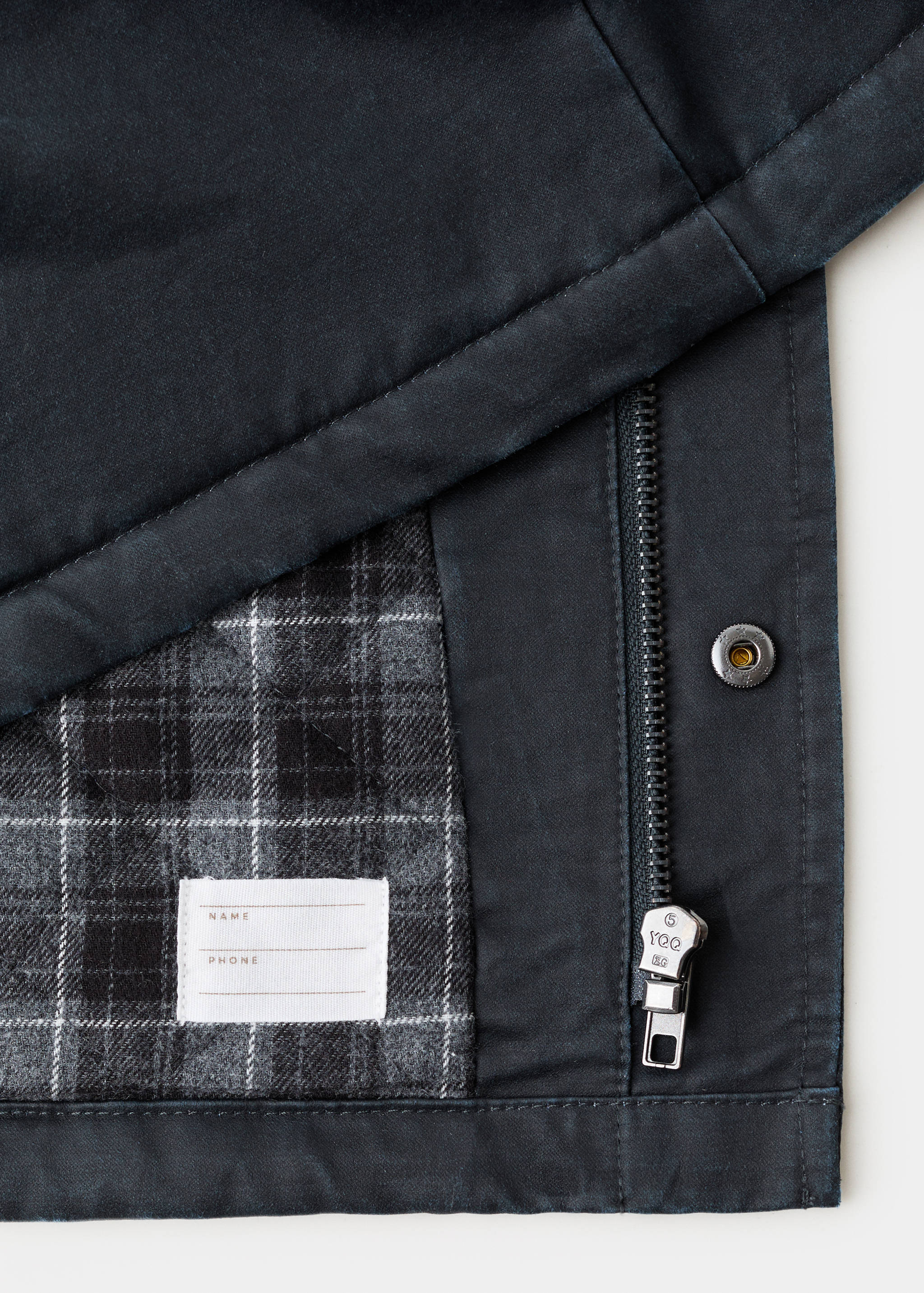 Waxed-effect parka with hood - Details of the article 8