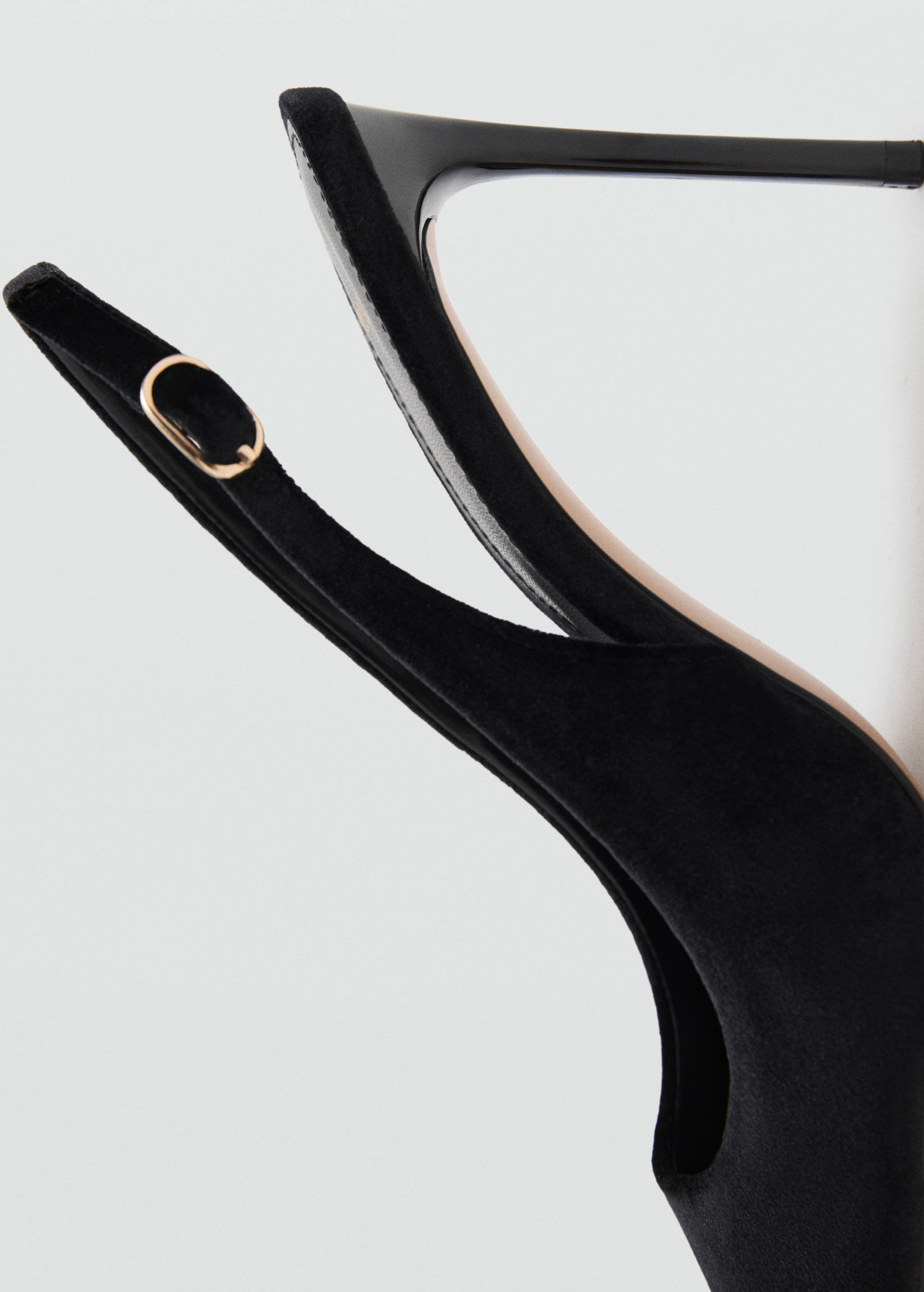 Schuh mit samtüberzogenem Absatz - Detail des Artikels 1