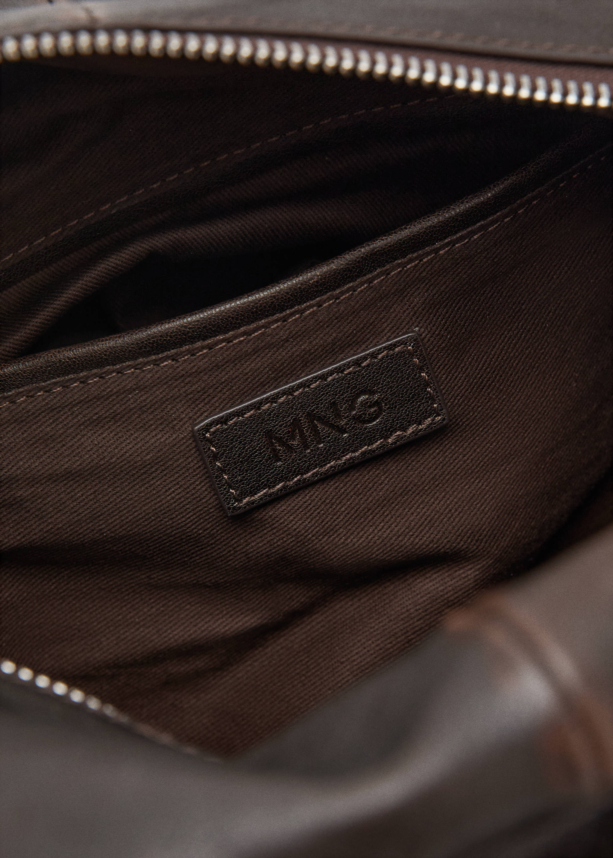 Leather clutch bag with charms - Details of the article 3