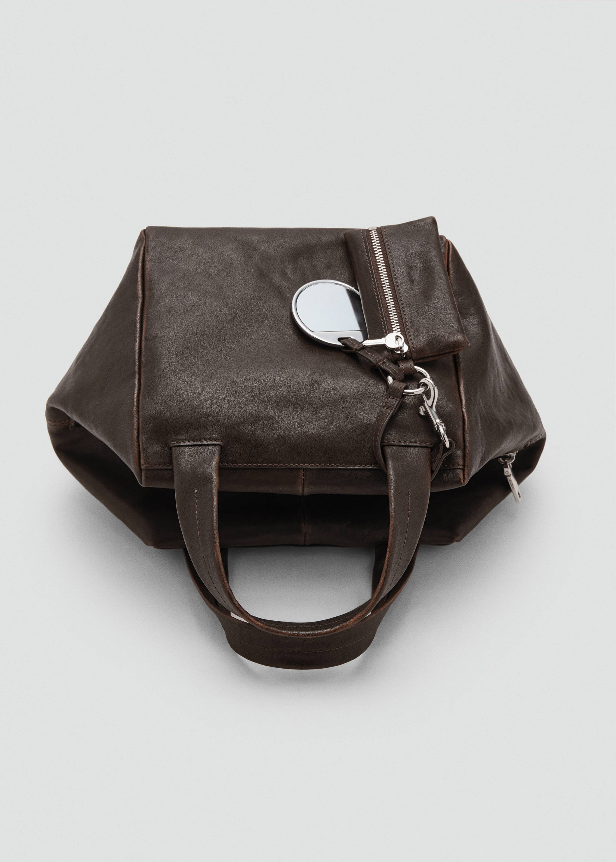 Leather clutch bag with charms - Details of the article 4