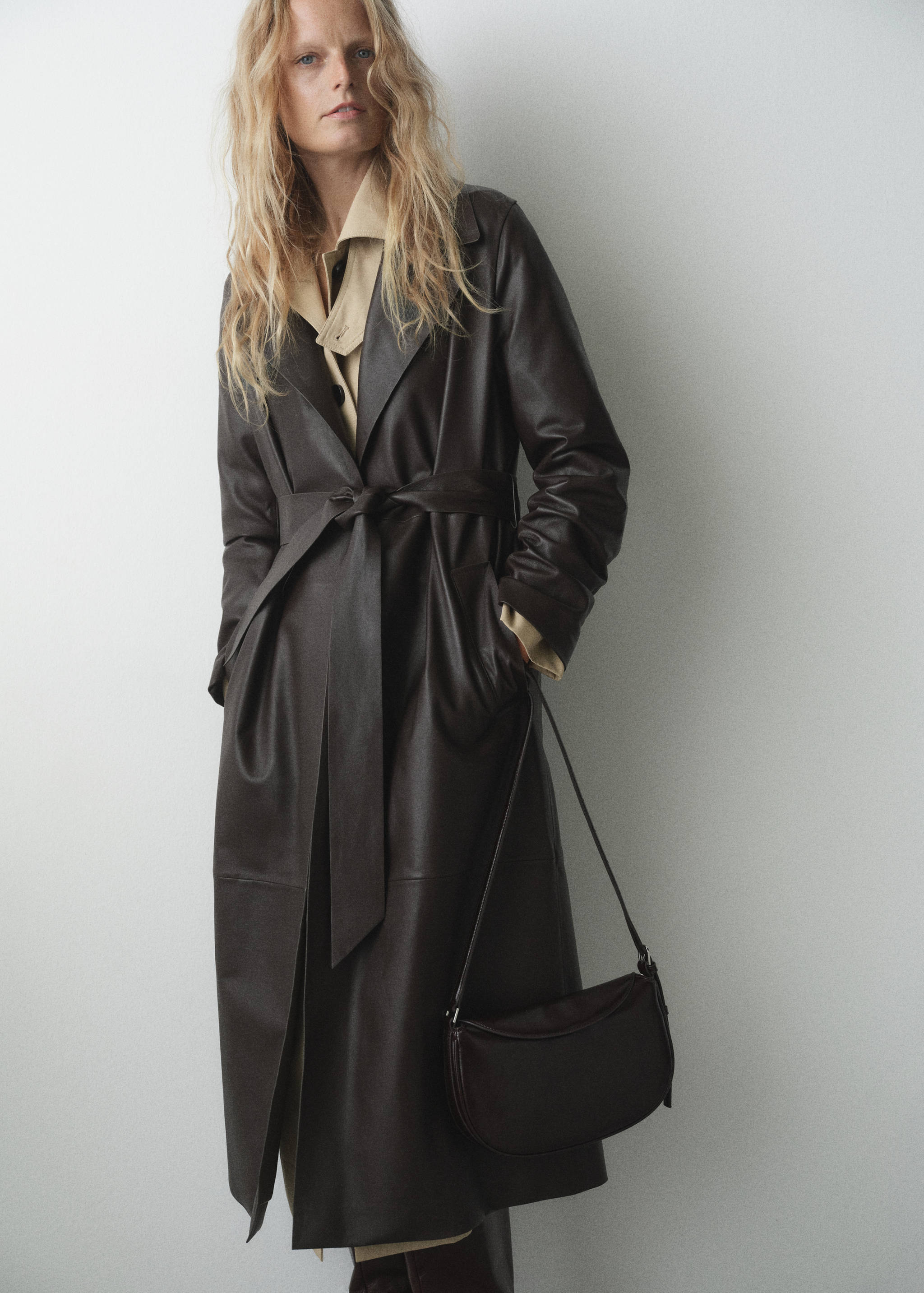 Oval kapaklı omuz çantası - Genel plan