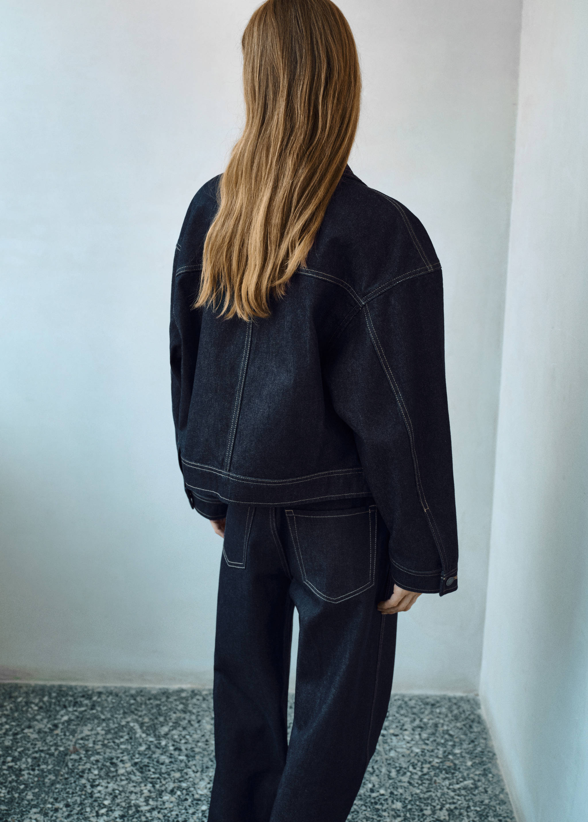 Casaco de ganga com costuras decorativas - Verso do artigo