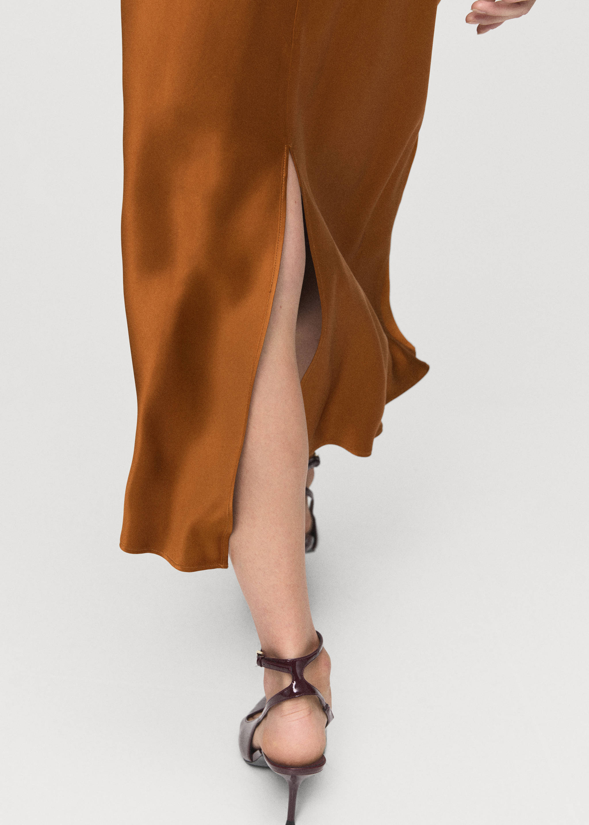 Vestido comprido acetinado - Pormenor do artigo 6