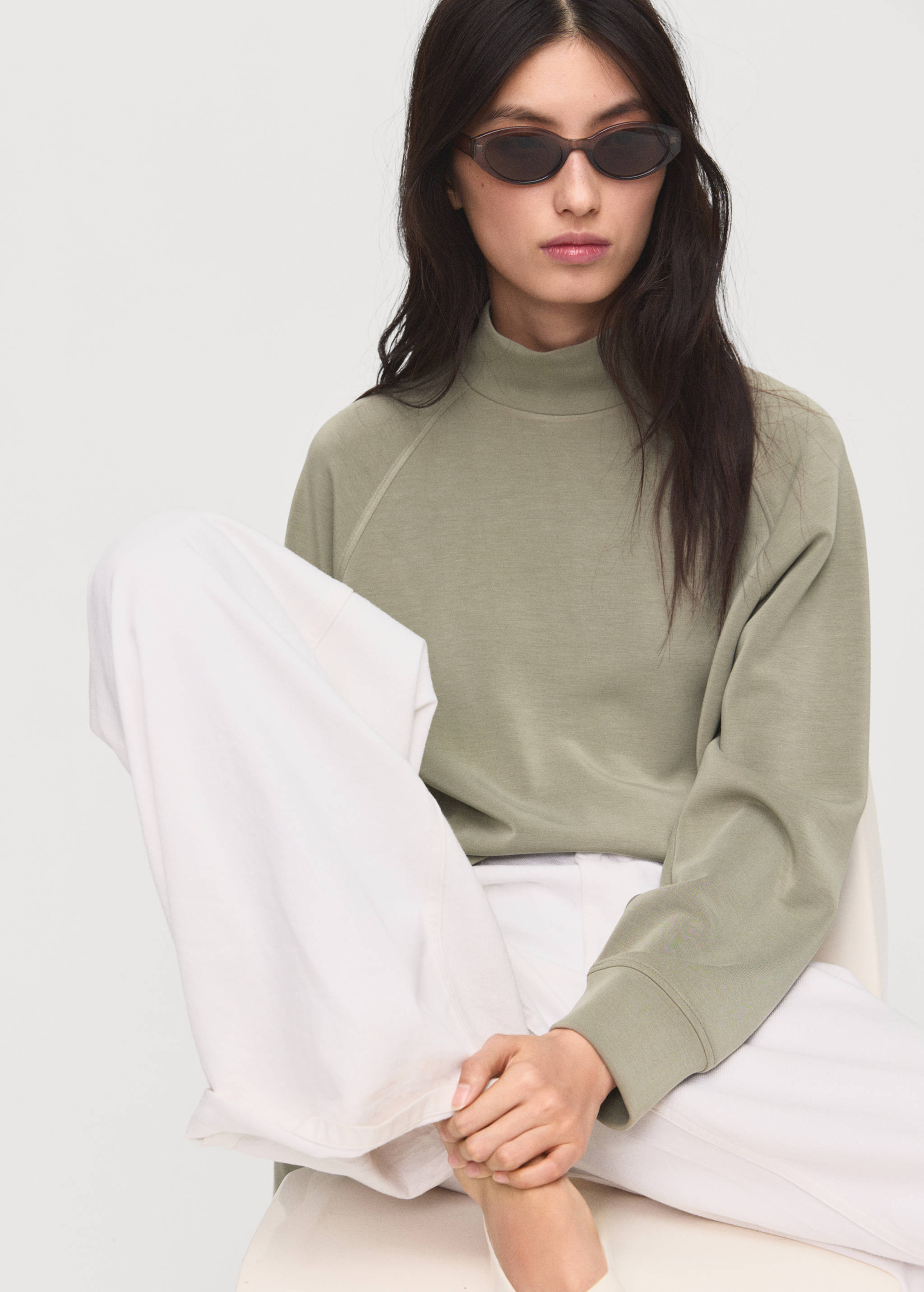 High collar sweatshirt - Details of the article 2