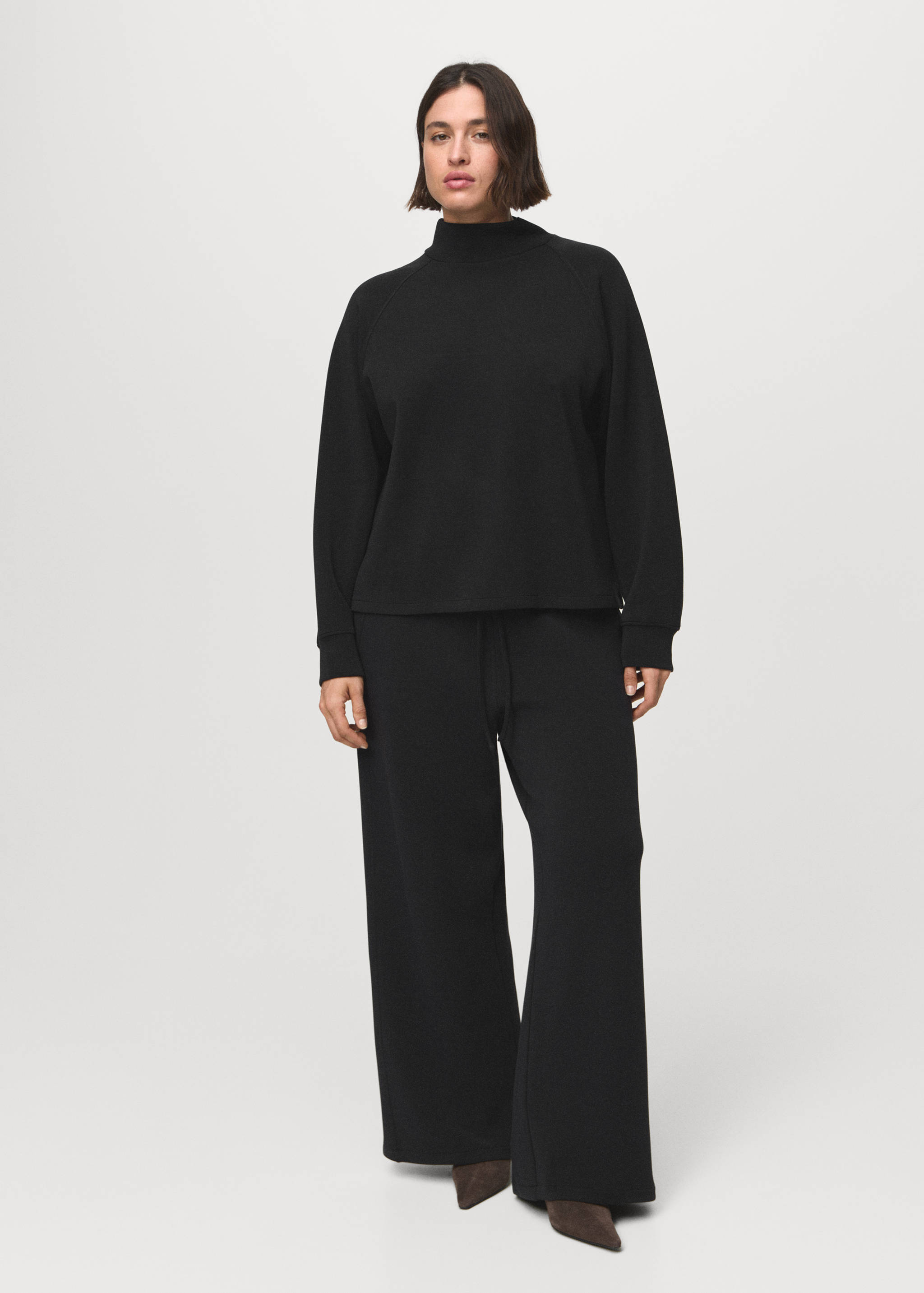 سويت شيرت بياقة عالية - تفاصيل المنتج 3