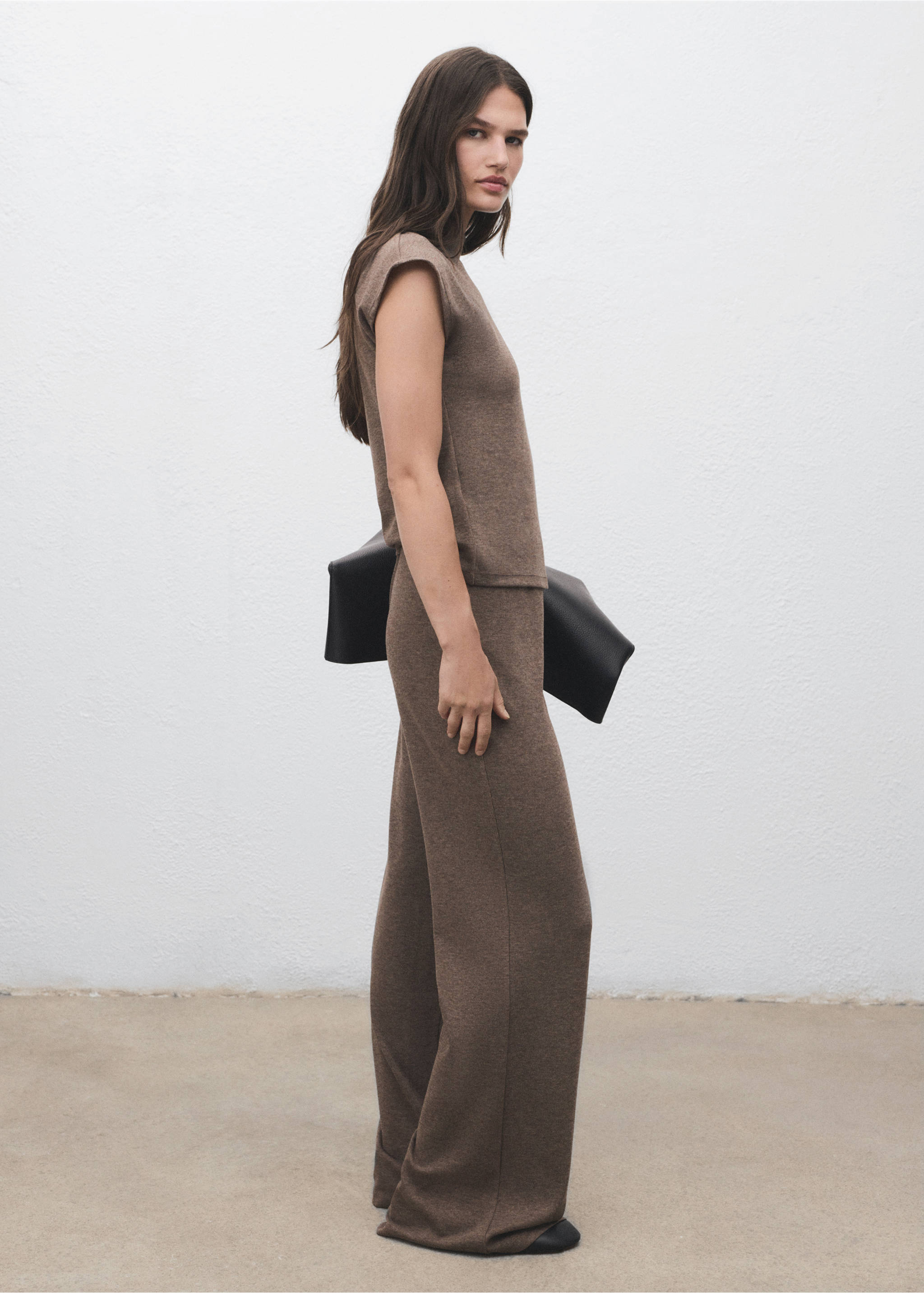 Knitted trousers with elastic waistband - General plane, Medium Brown. Ref: 17075815-00.