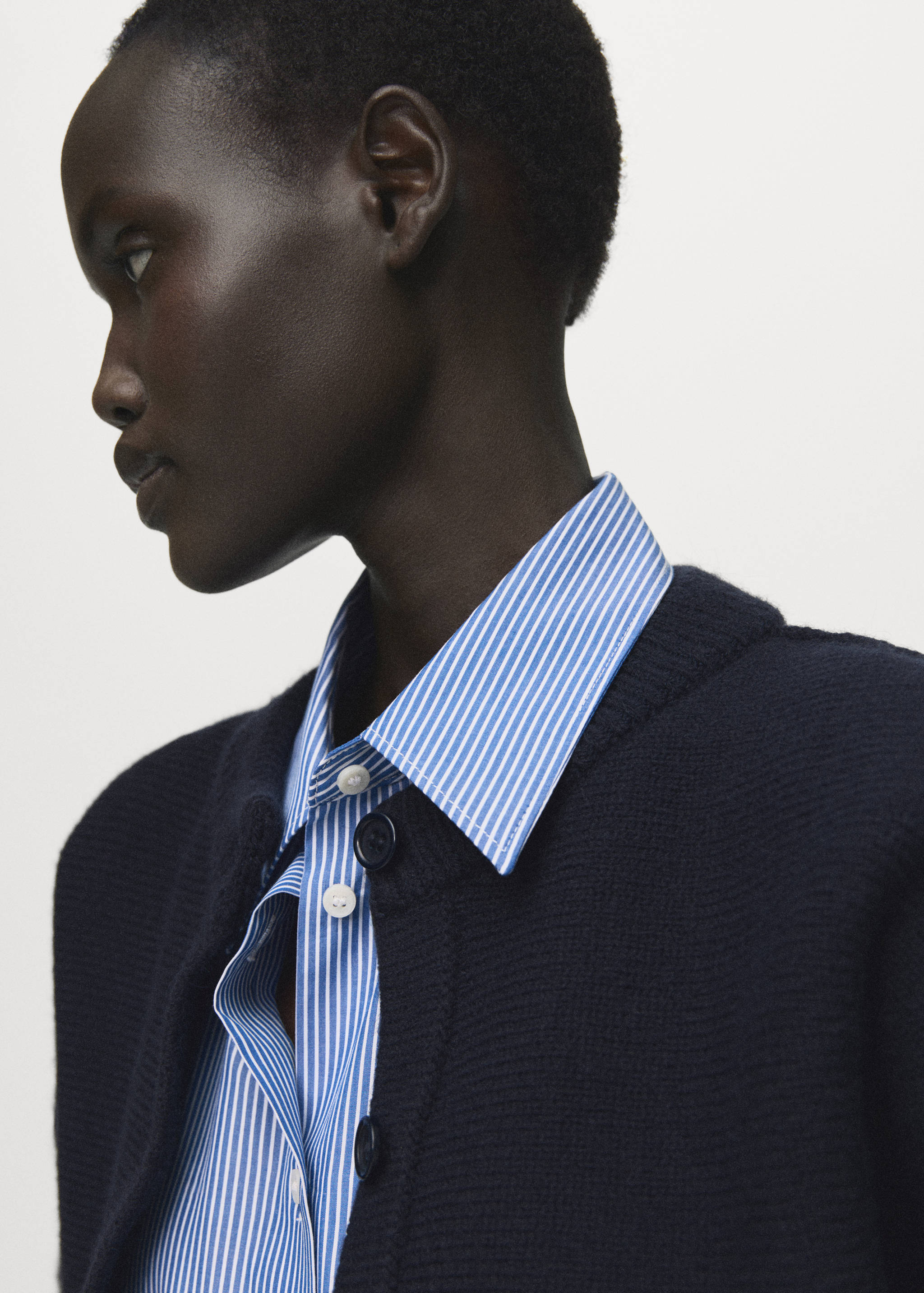 Straight-fit cardigan with buttons - Details of the article 1