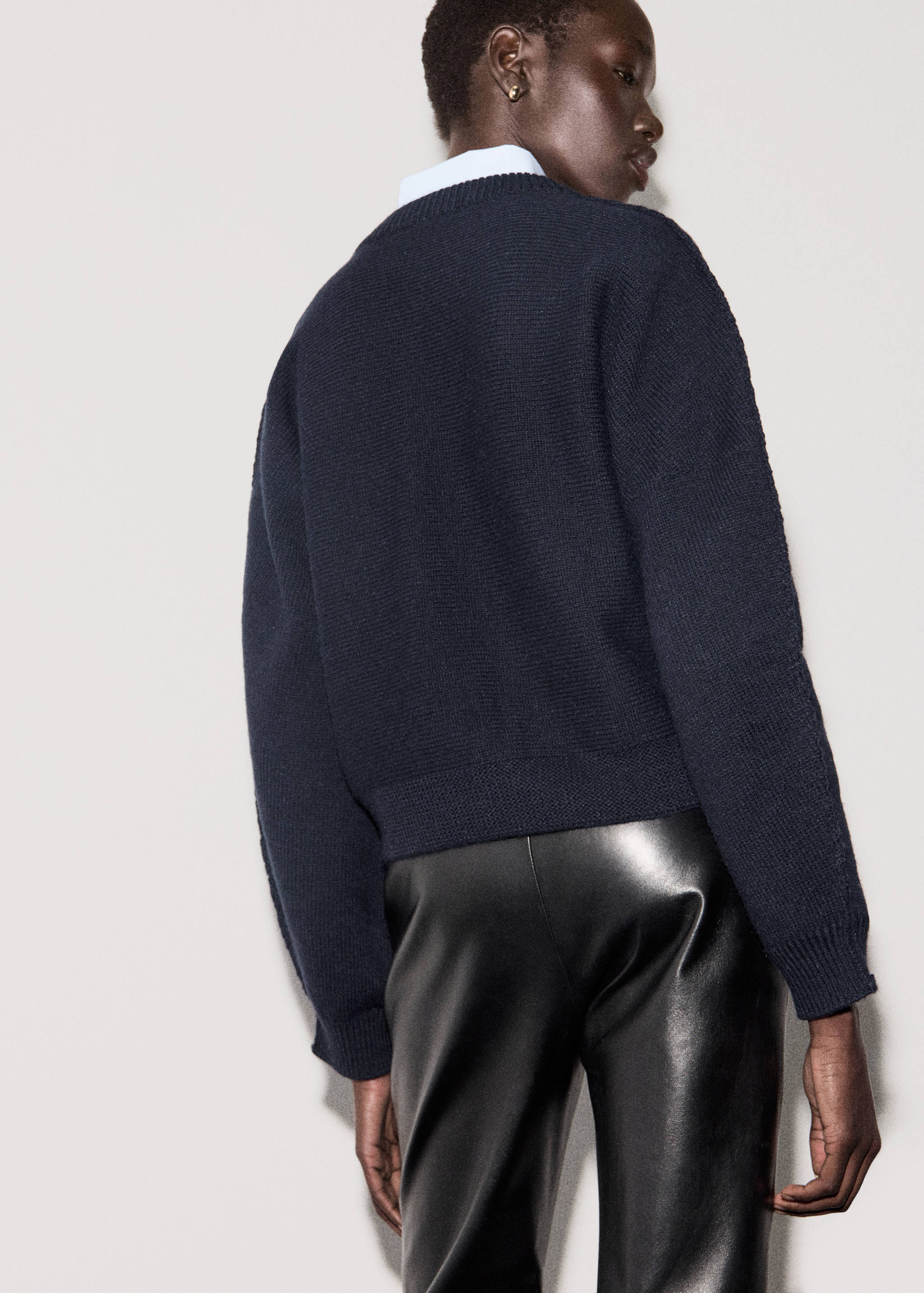 Straight-fit cardigan with buttons - Reverse of the article