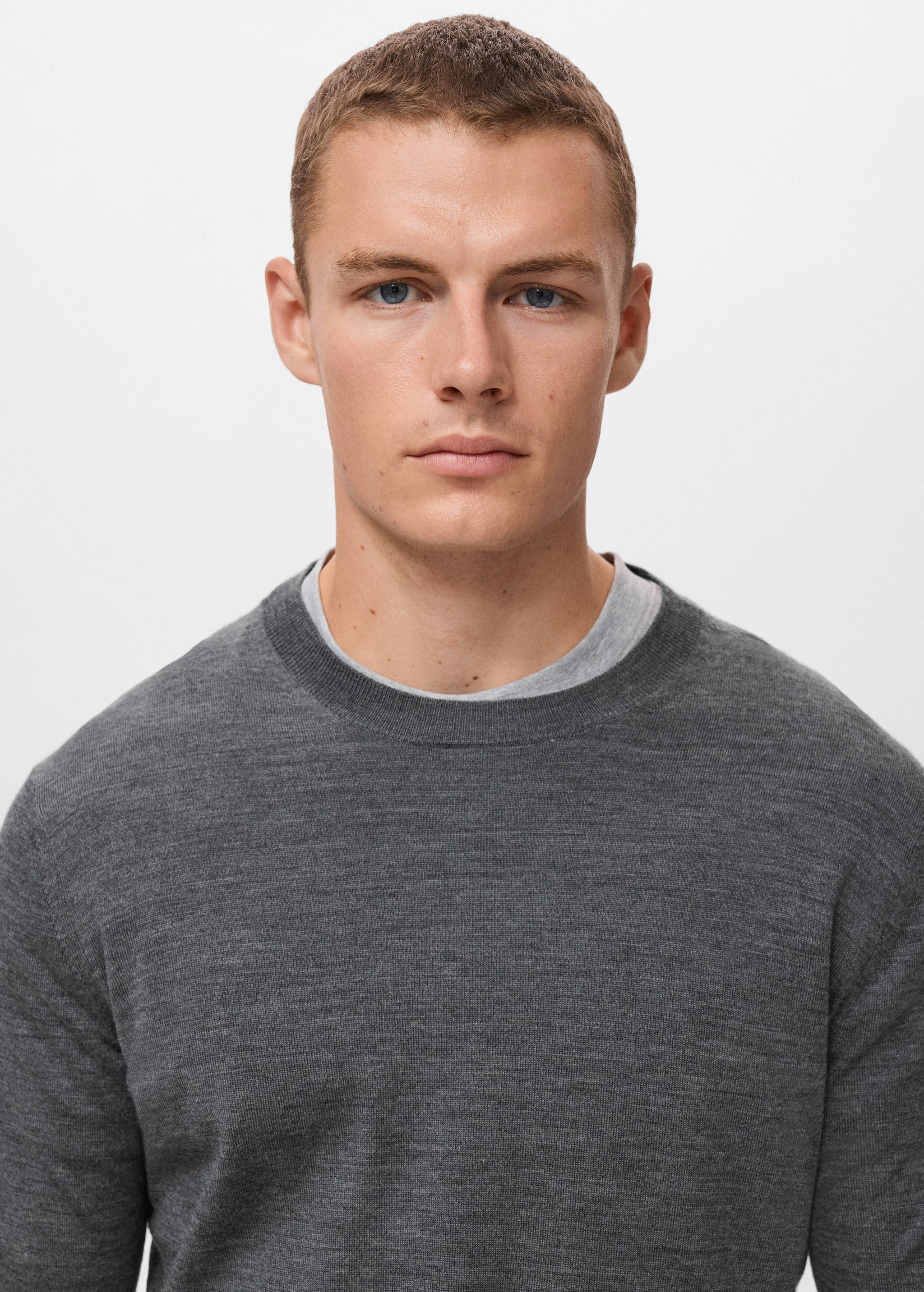 100% merino wool crew neck sweater - Details of the article 1