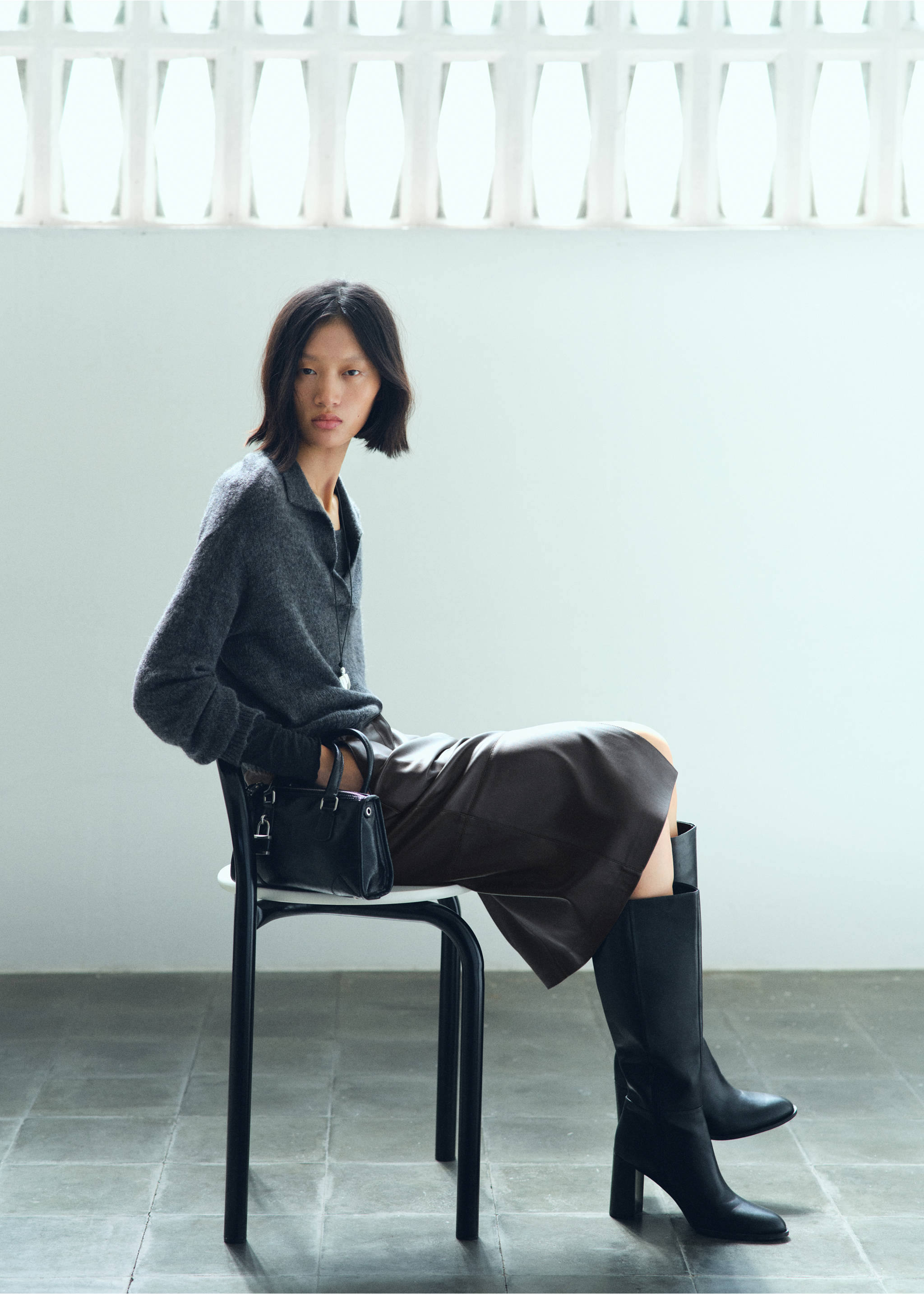 Faux-leather pencil skirt - Details of the article 1, Chocolate. Ref: 17075975-00.