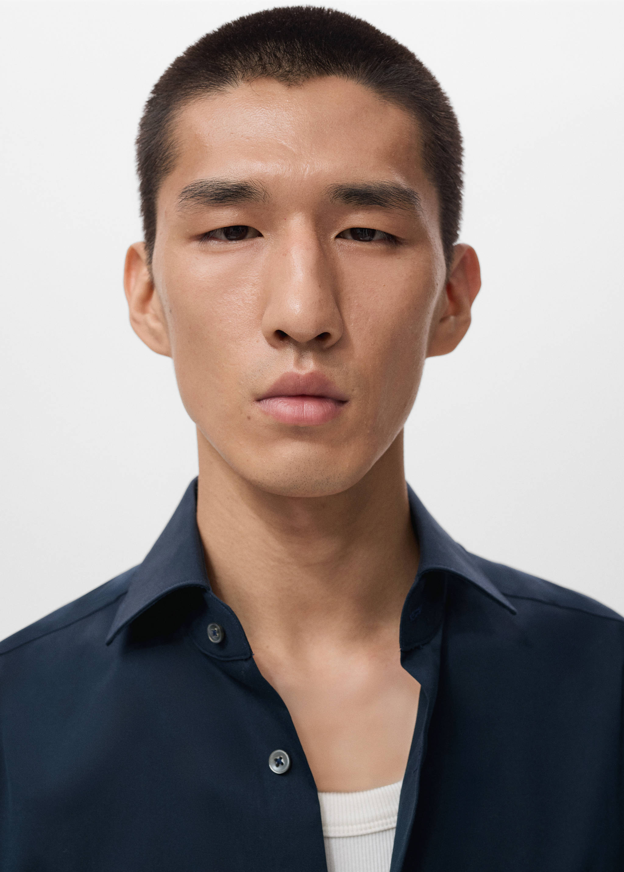 100% cotton slim-fit shirt - Details of the article 1