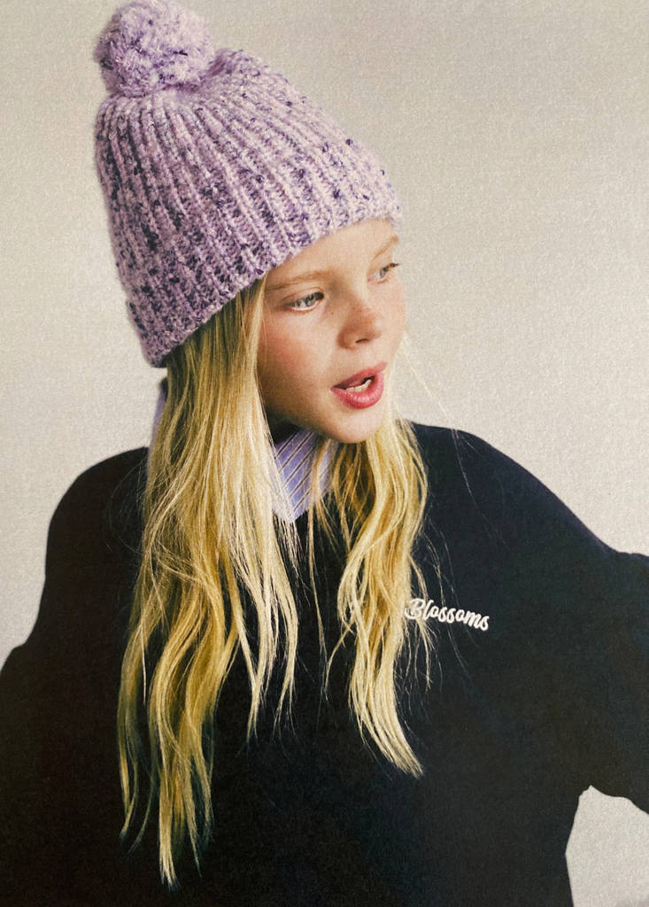 Mottled bobble hat — Lilac