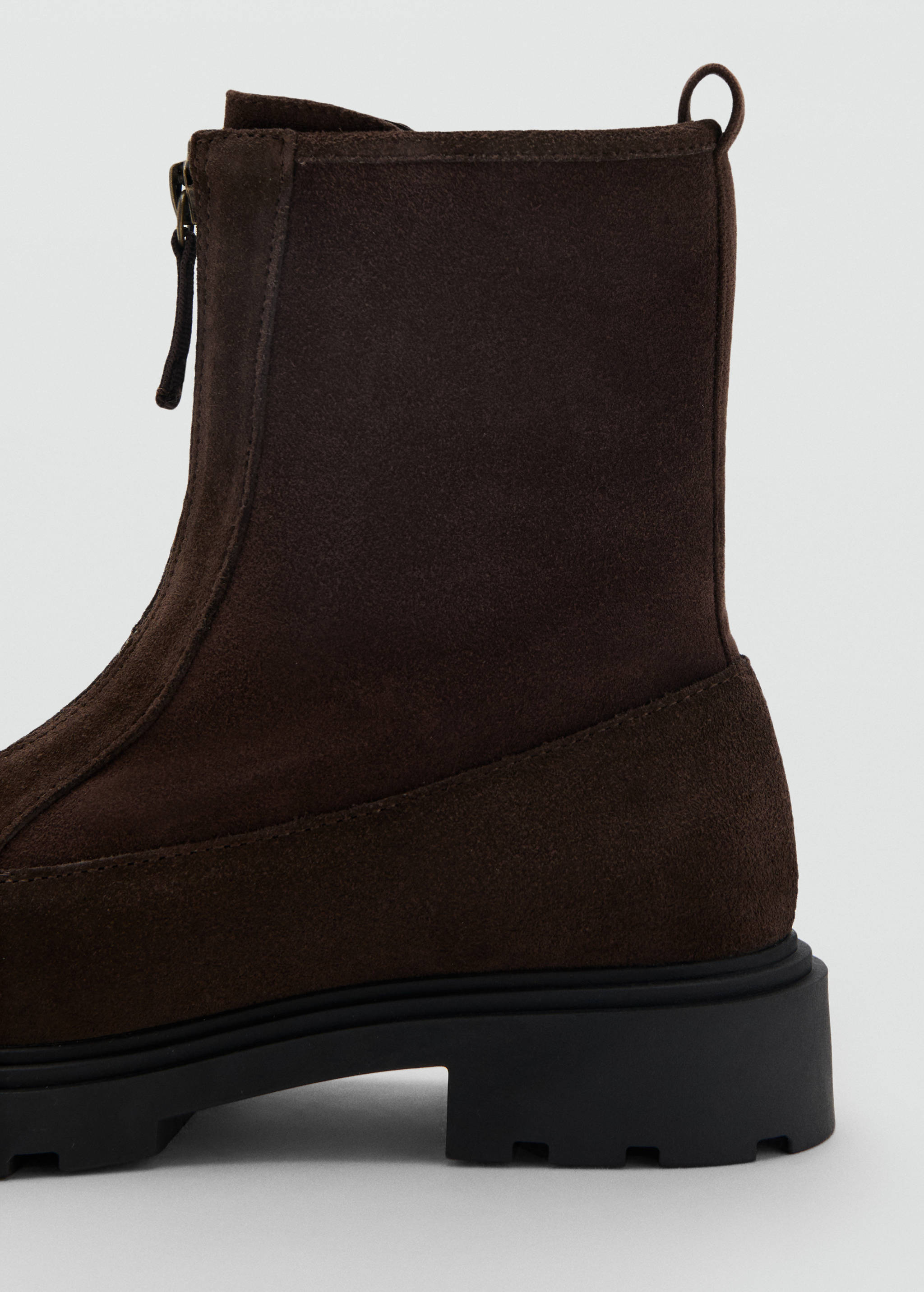 Zipped leather ankle boots - Details of the article 1
