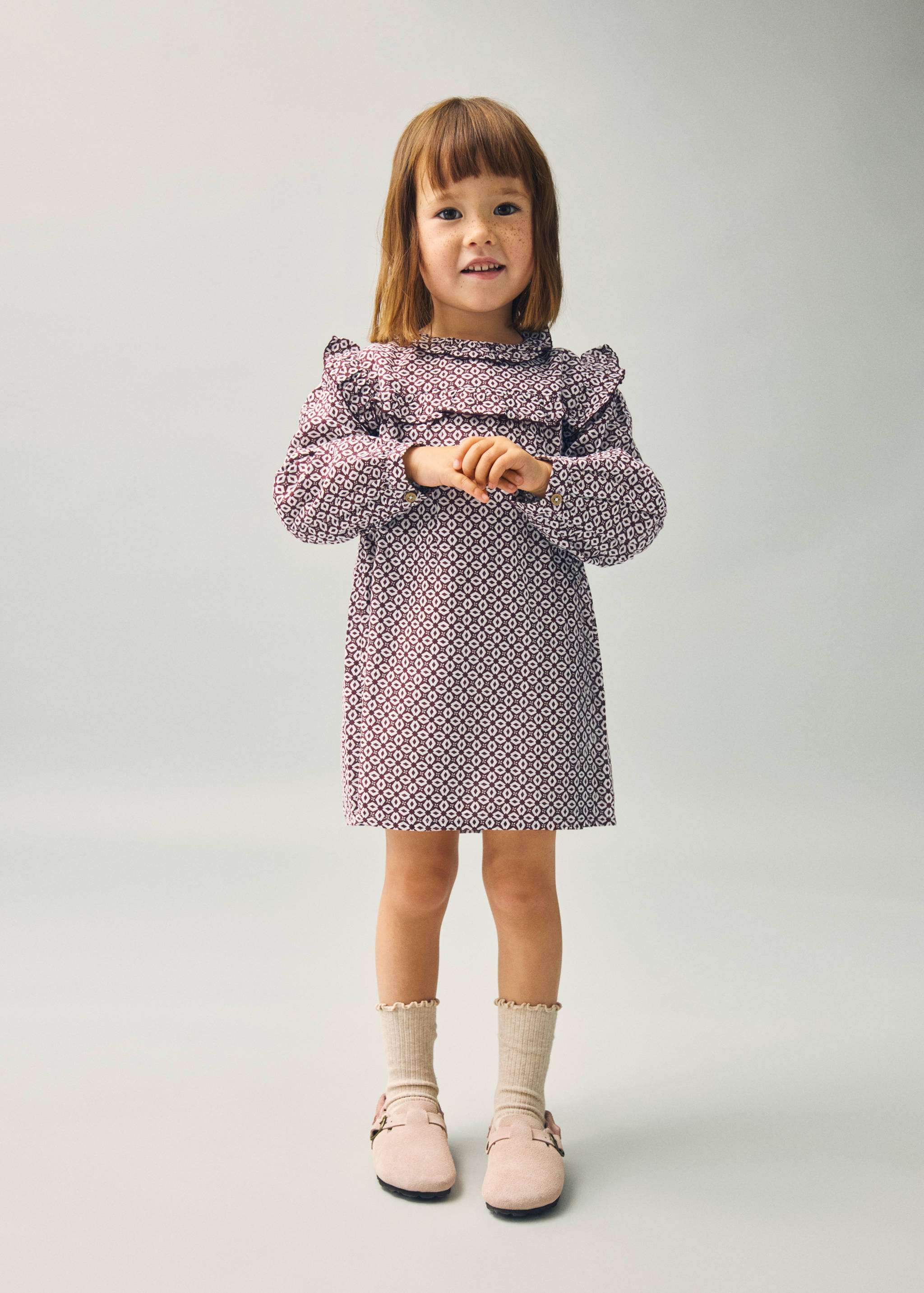 Vestido estampado volantes - Plano medio