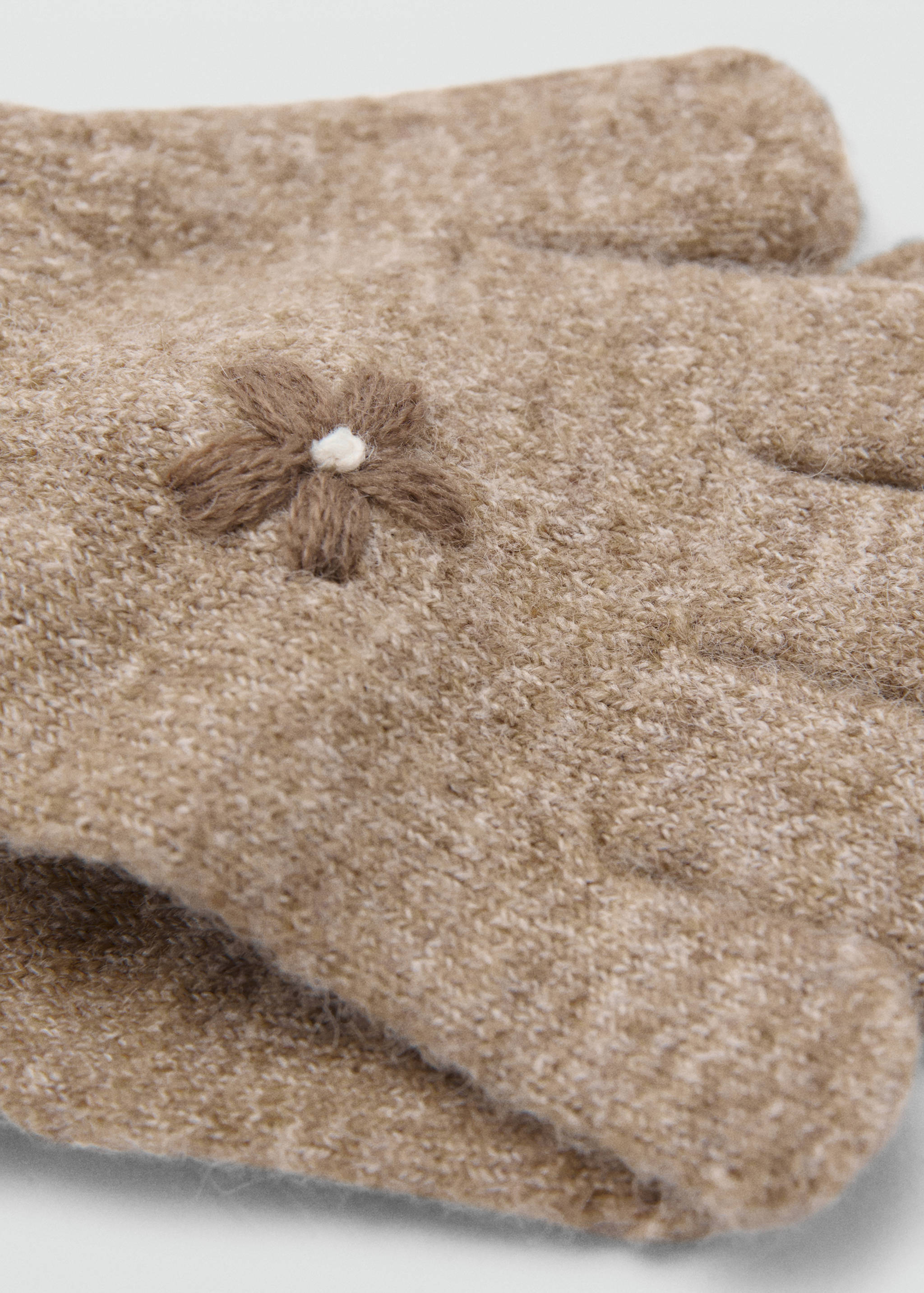 Embroidered gloves - Details of the article 1