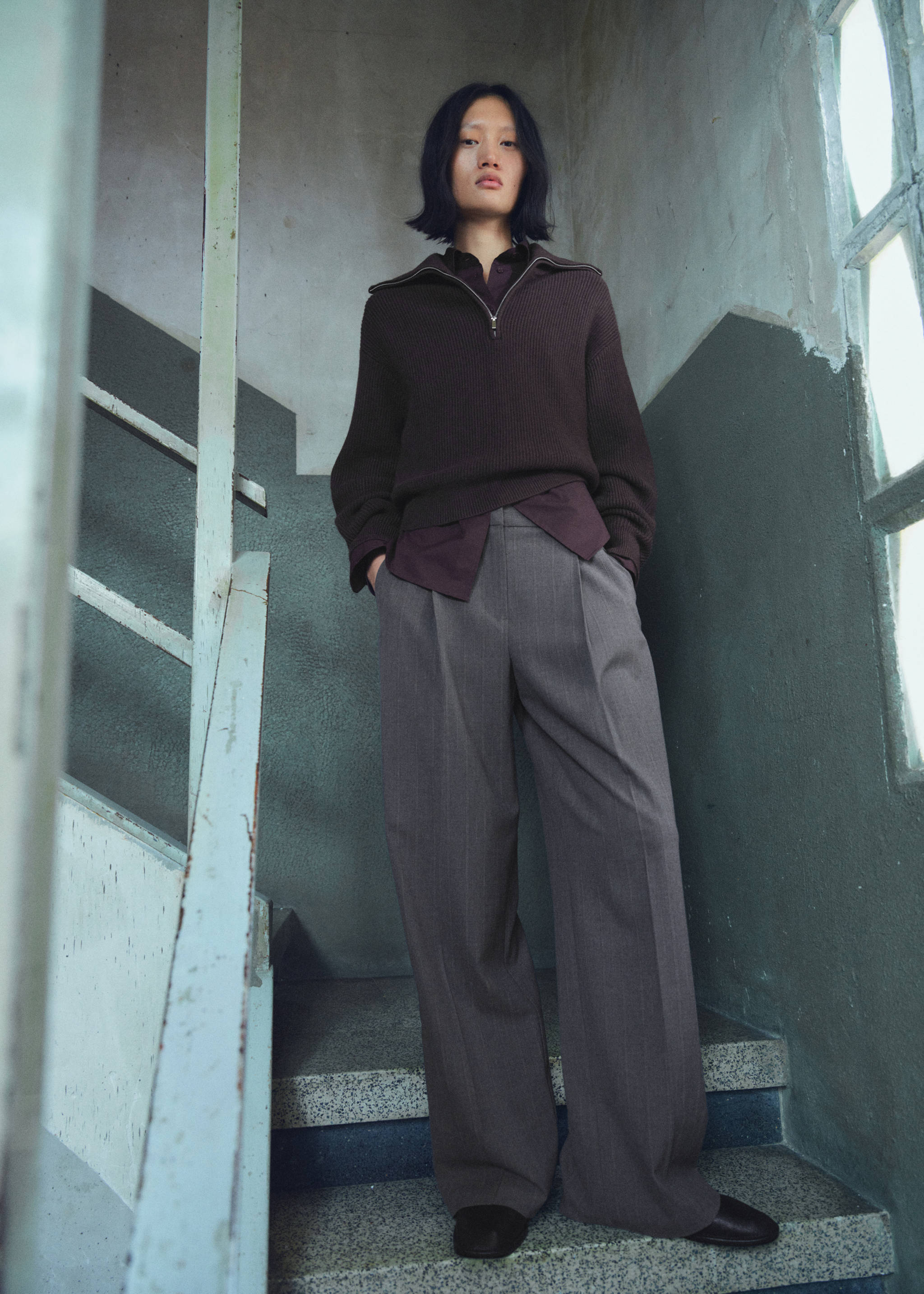 Pleated wide leg trousers - General plane